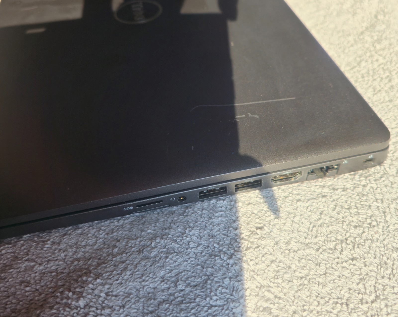 dell latitude 5400 i5-8365u, 8gb ram No hdd, Included genuine Dell charger.