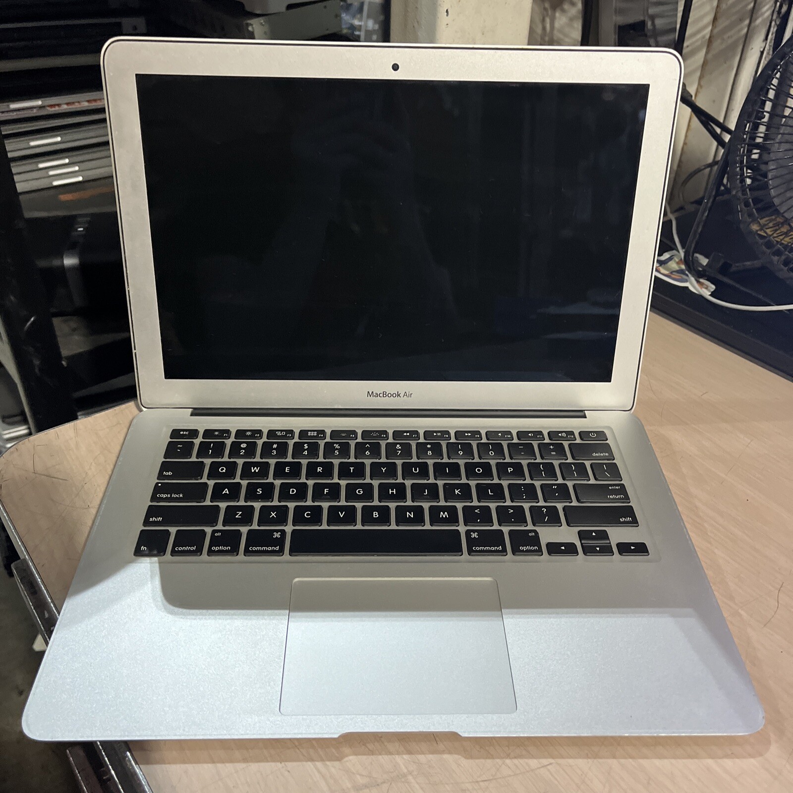 APPLE MACBOOK AIR 13″ MID-2012 CORE I5-3427U 1.8GHZ NO HD .
