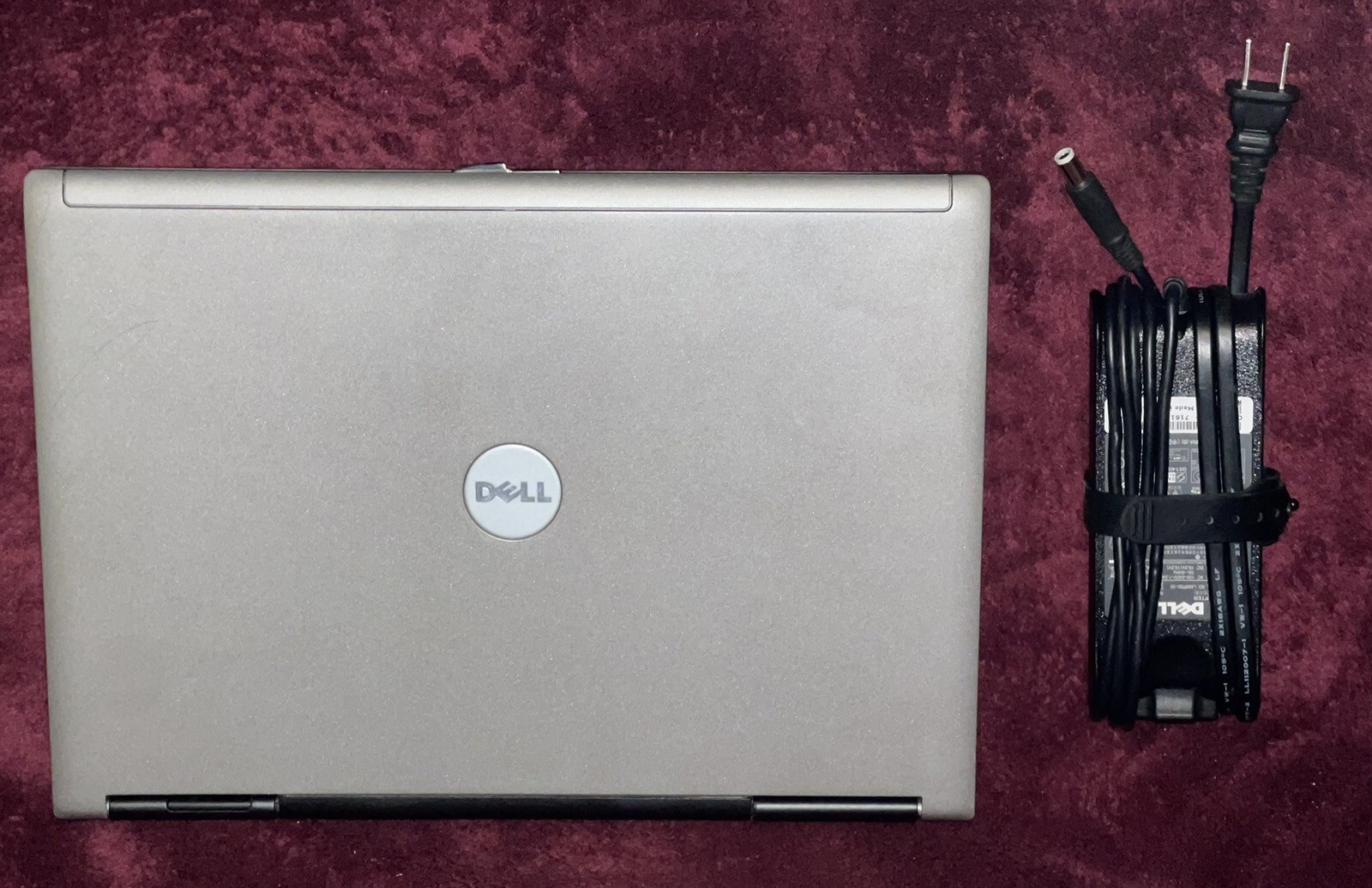 COMPLETE Dell Latitude D630 14.1”/2.00GHz/4GB/500GB/NVIDIA GPU/DVDRW/SERIAL/XP