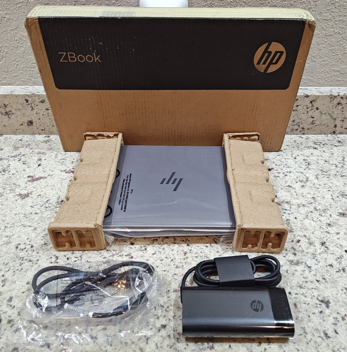 HP ZBook 8 G1i 14 (WQXGA) — Ultra 7 265H / 64GB RAM / 2TB SSD / RTX 500 Ada