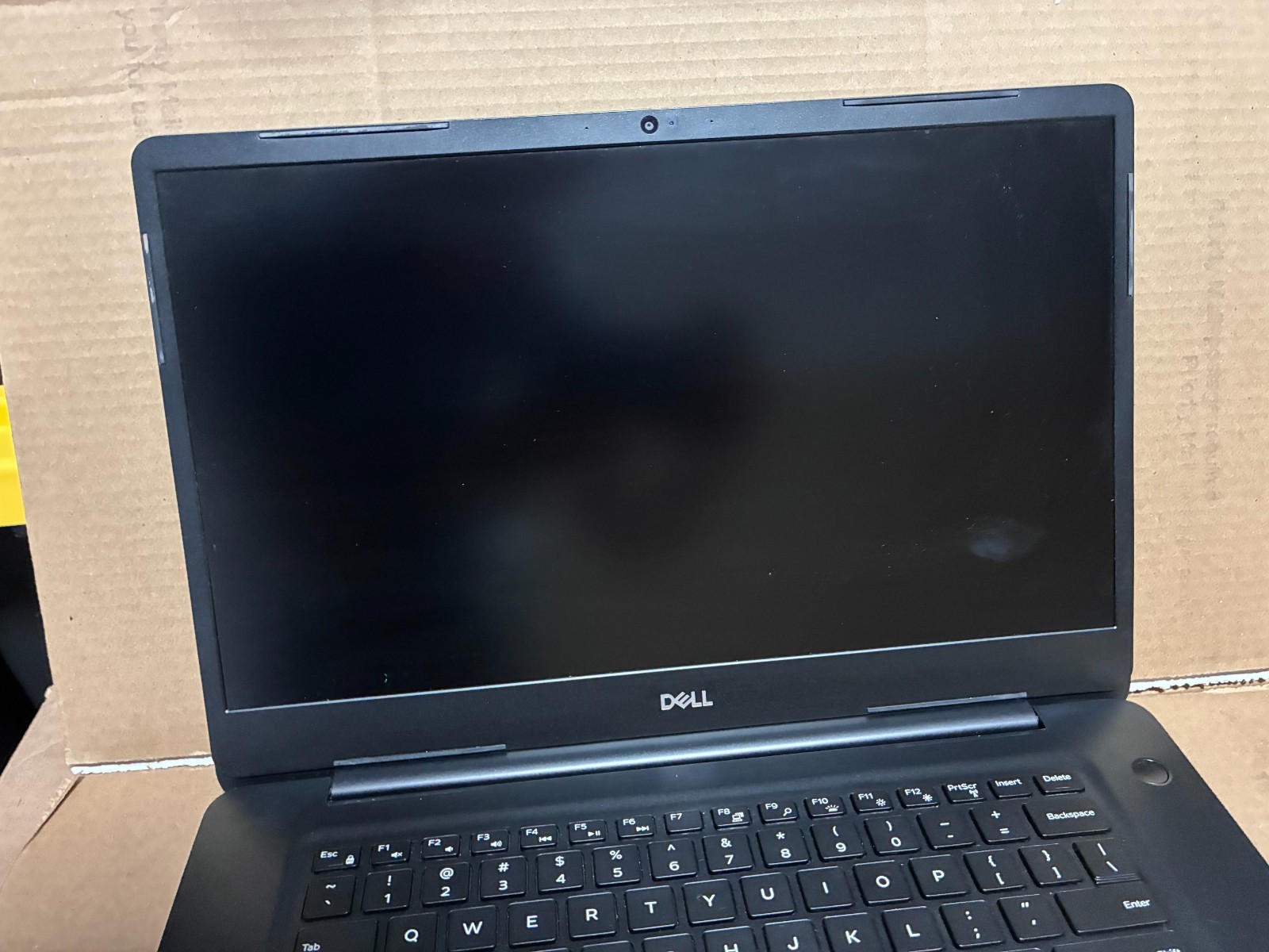 *As-Is* DELL VOSTRO P77F INTEL CORE I7 8565U *NO SSD* *NO RAM*