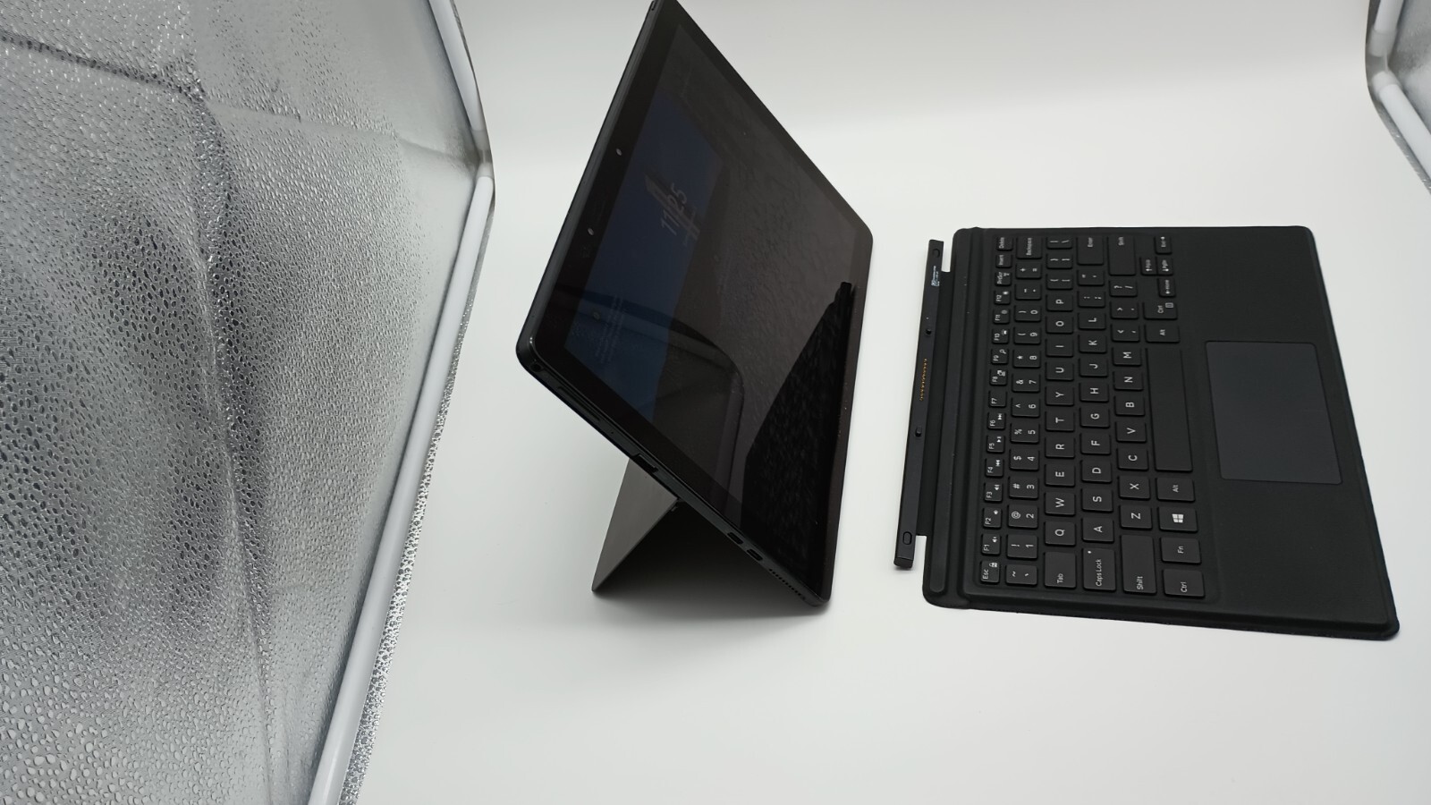 Latitude 5290(No charger!).i5 8th gen(4cores,8threads).8GB.256GB M.2.12.5″Touch.