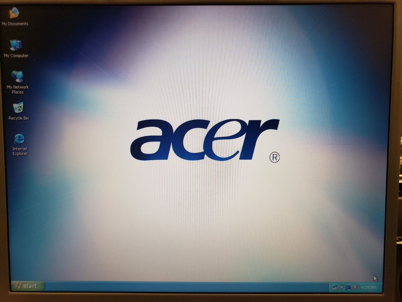 Vintage Acer TravelMate 240 Laptop 15″ Celeron 2.52GHz 512MB 100GB WinXP *Nice