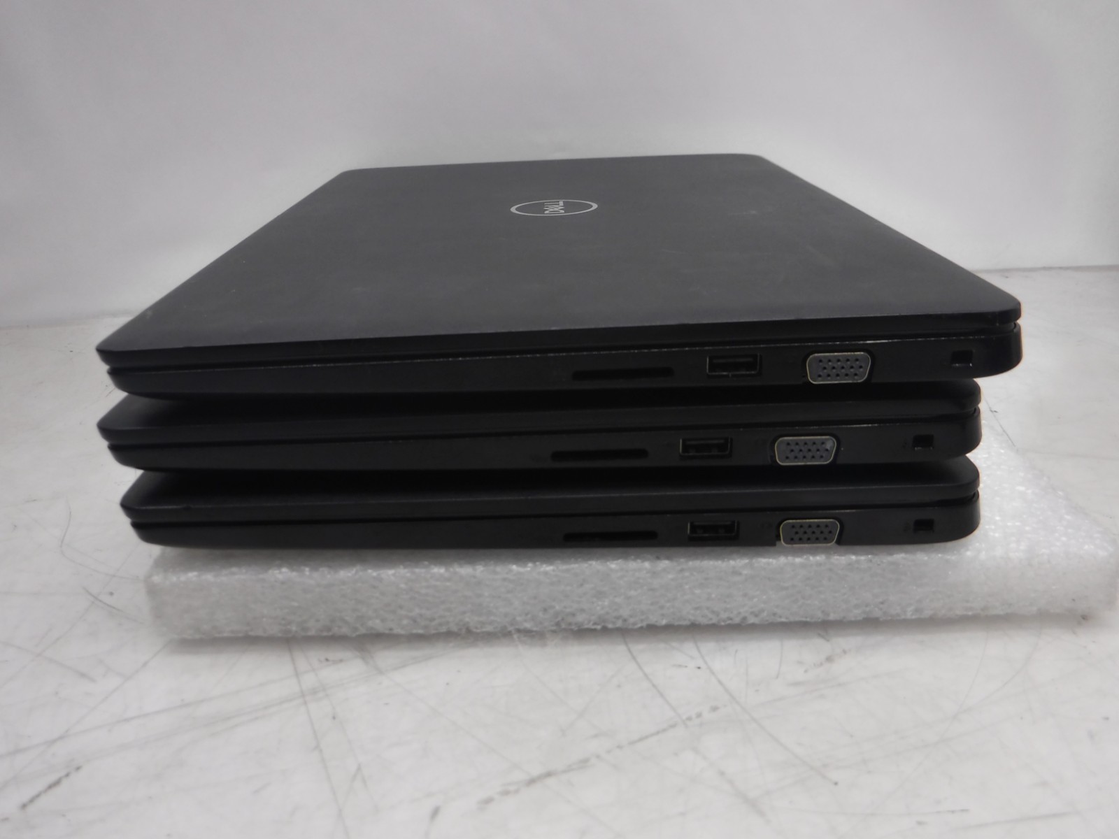 QTY 3 Dell Latitude 3400 i5-8265U 1.60GHz NO RAM NO SSD NO OS T4-C17