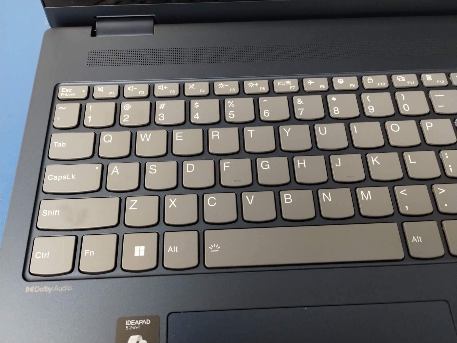Lenovo IdeaPad 5 2-in-1 16AKP10, AMD Ryzen AI 7 350, 16 GB RAM, 1 TB NVMe SSD