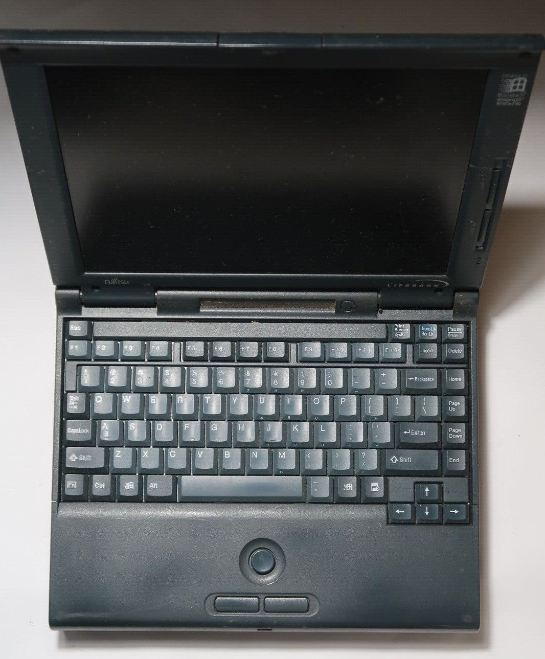Fujitsu 166MHz MMX 32MB 1.6GB HDD USB CD Windows 95 98SE or 2000 Grade A Vintage