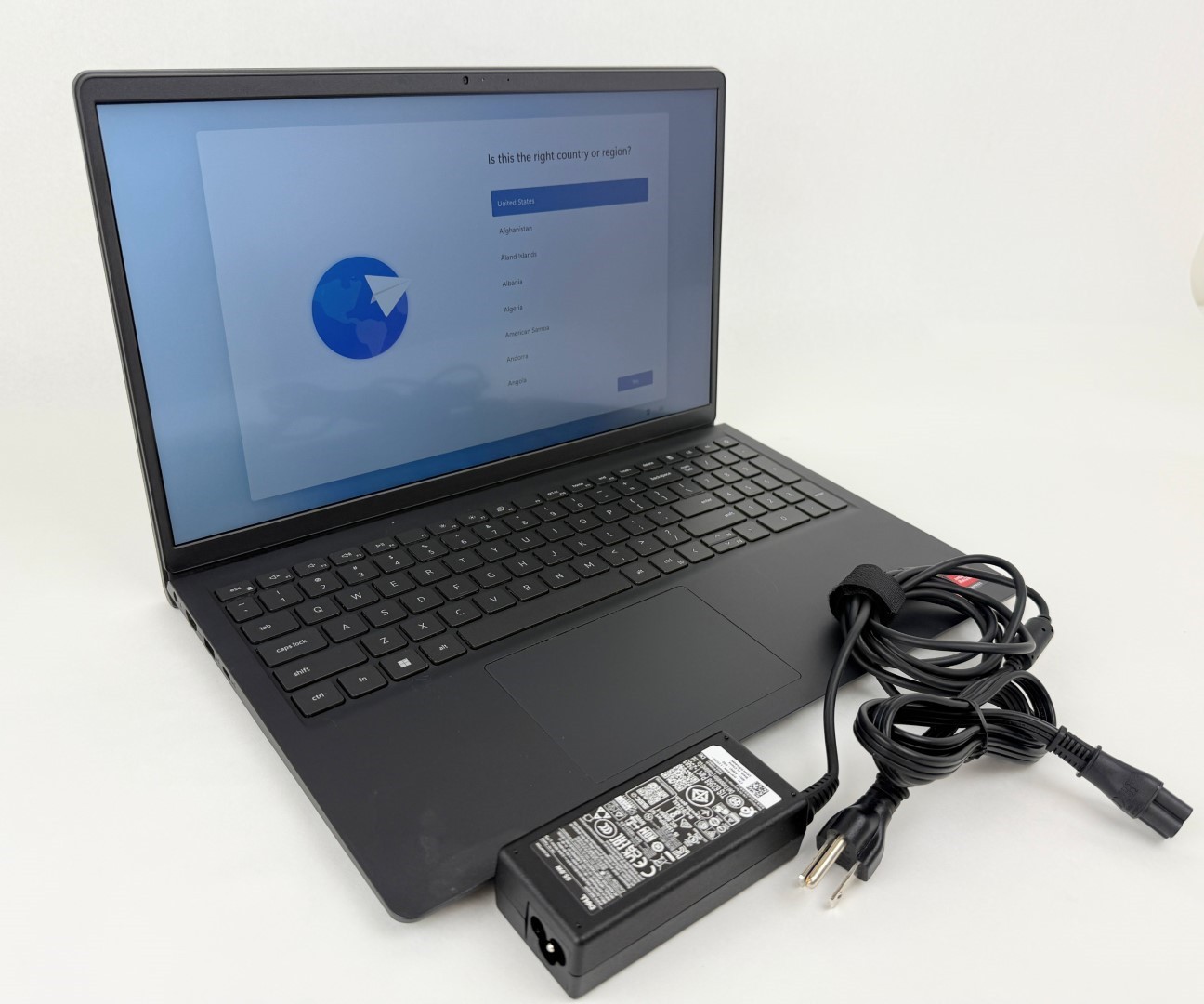 Dell Inspiron 15 3535 15.6″ FHD Touch Ryzen 7 7730U 16GB 512GB SSD W11H Scratch