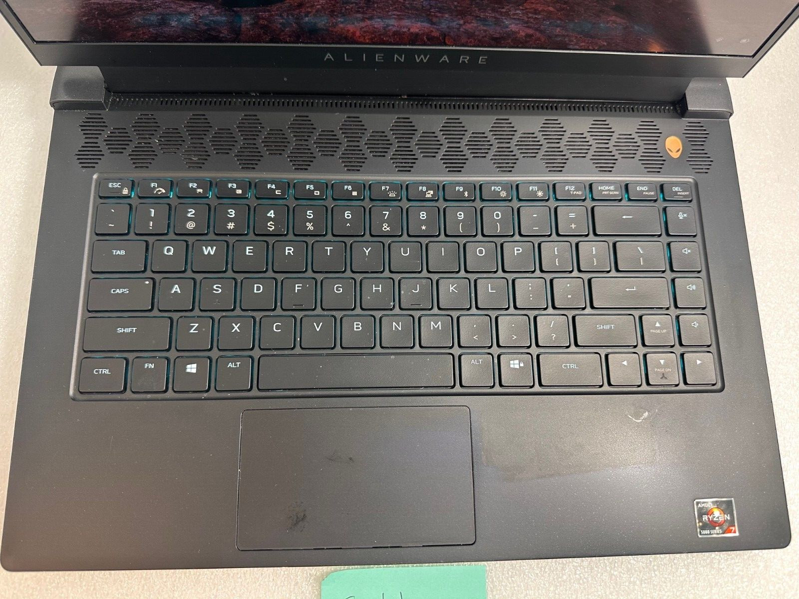 Dell Alienware 15.6″ FHD m15 Ryzen Edition R5 AMD Ryzen 7 8500U 8gb ram 256gb