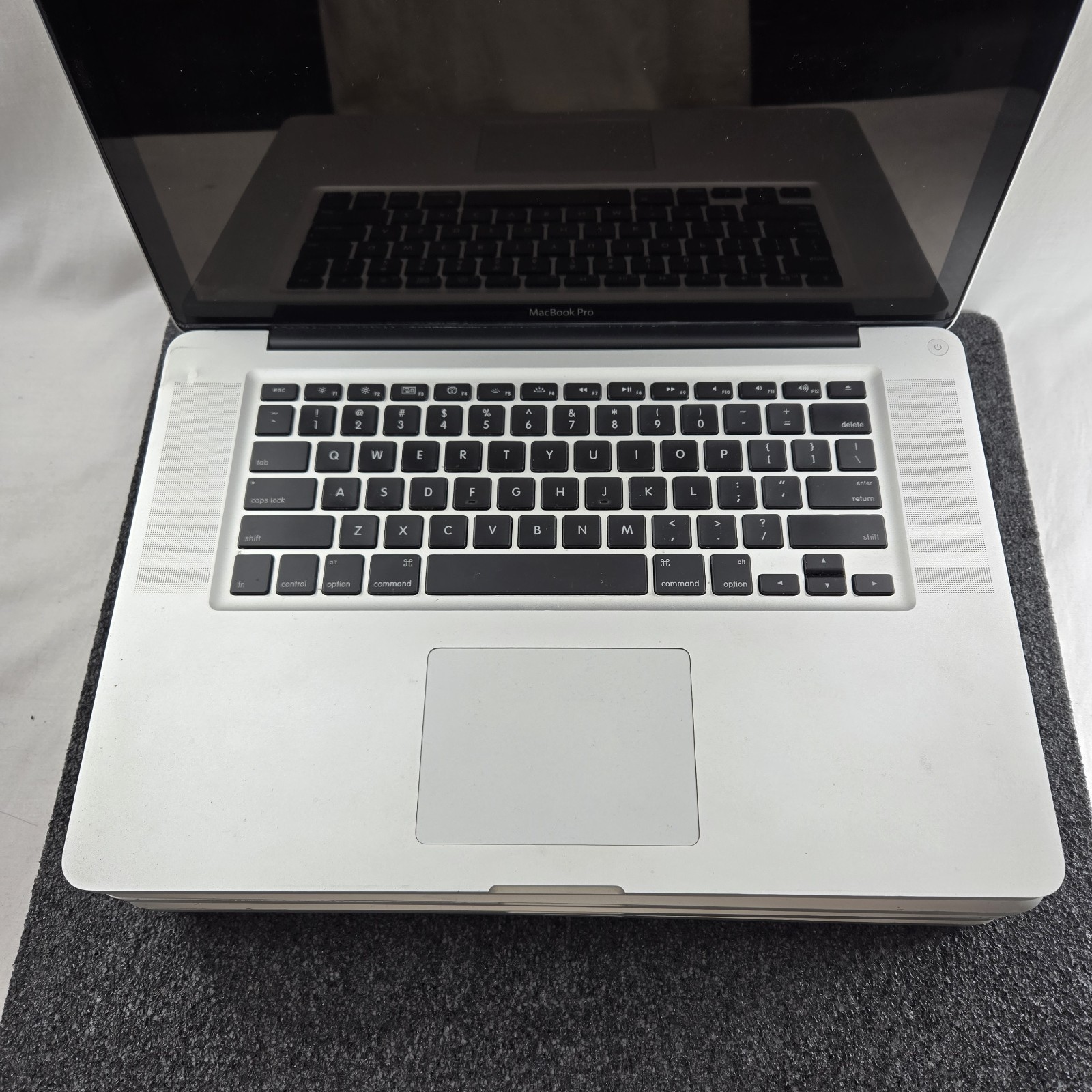 Lot of (4) Apple MacBook Pro A1286 Core 2 Duo – Mixed condition — PARTS
