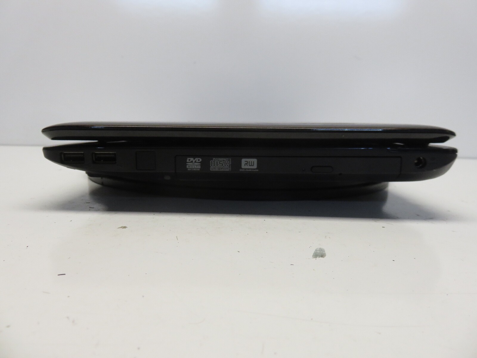 Toshiba L655-S5105 Intel i3 M370 2.4GHz 4 GB NO HDD No Batt