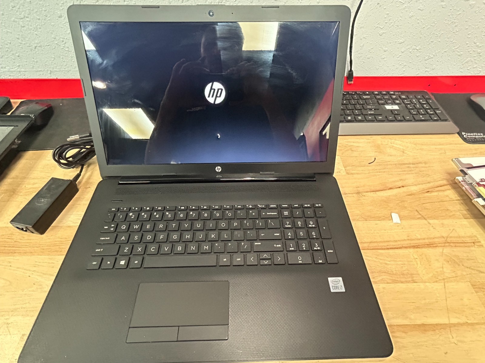 HP 17t-by300 i7-1065G7, 1Tb HDD w/ Intel Optane Flash, 8Gb DDR4, Win 11