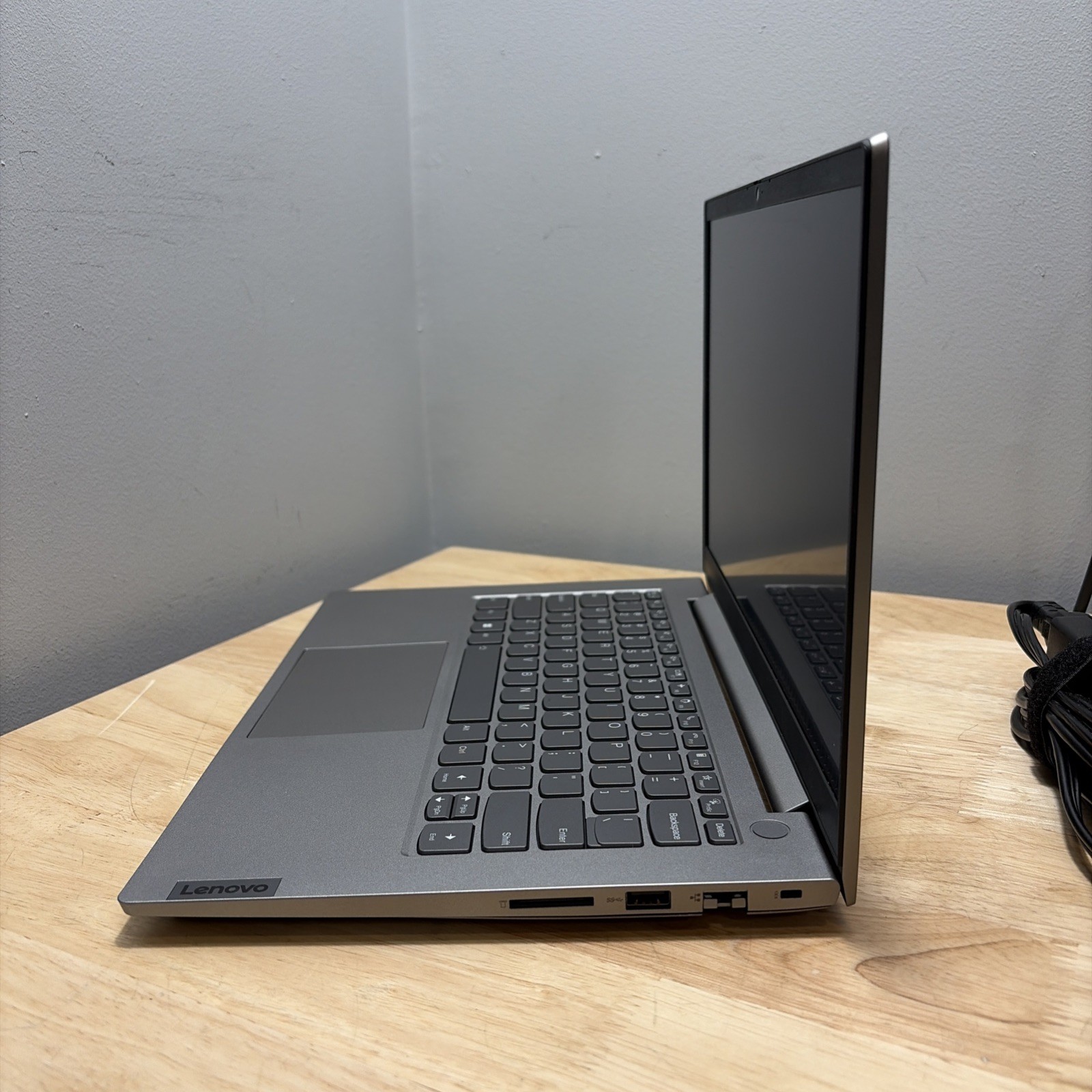 Lenovo ThinkBook 15 G4 IAP Core i7 1255U 1.7GHZ 8GB, 512GB, WC, WiFi W11 Cord