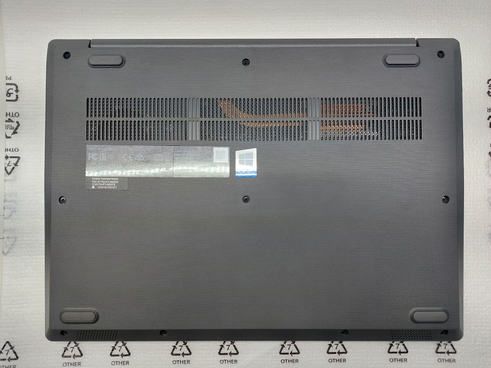 Lenovo V14-IIL 82C4 Intel Core i3 1.2 GHz 8GB RAM 256 GB NVME SSD Win 10 Pro