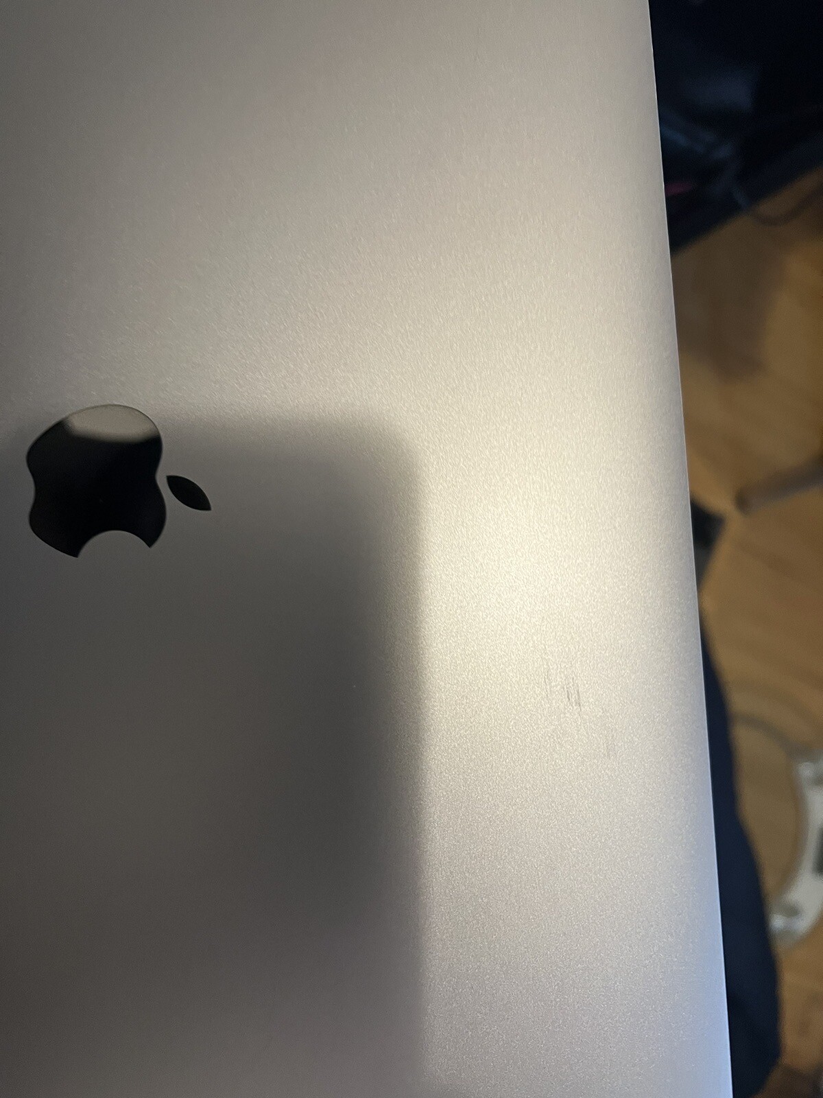 A1990 SPACE GRAY OEM LCD USED GRADE B PLEASE SEE PICTURE BEFORE BUYING