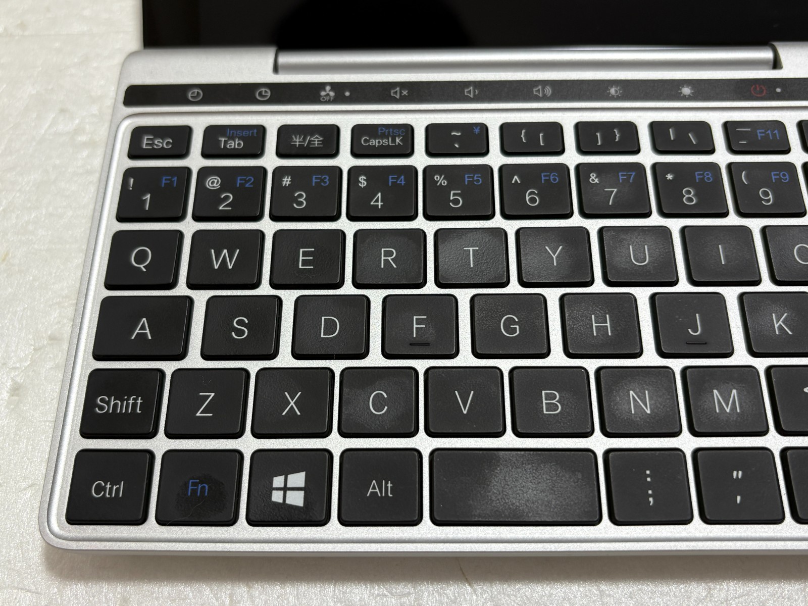 GPD Pocket 2 Core m3-8100Y 8GB SSD 128GB WIndows 11 Pro UMPC Portable PC Laptop