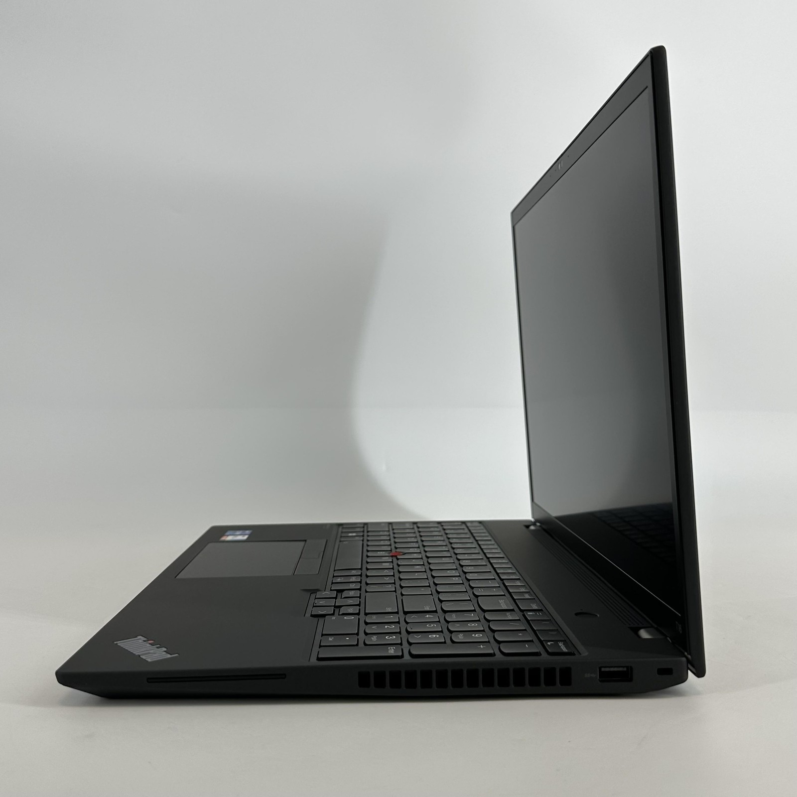Lenovo ThinkPad T16 Gen 1 Gray FHD+ 2.1 GHz i7-1260P 16GB 512GB SSD Excellent