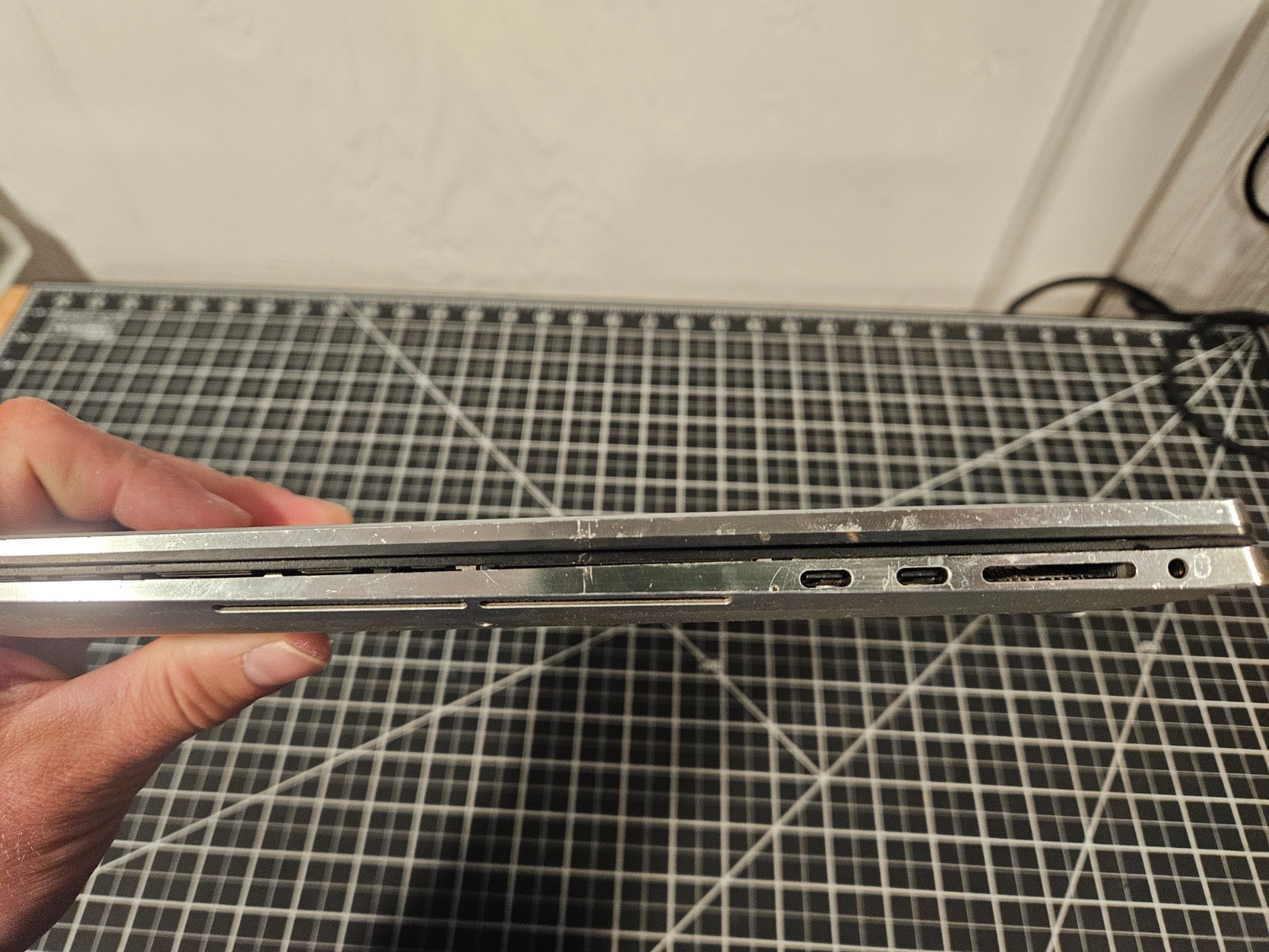 Dell XPS 17 9700 Intel Core i9-10885H 8GB RAM GeForce RTX 2060 MaxQ PARTS/REPAIR