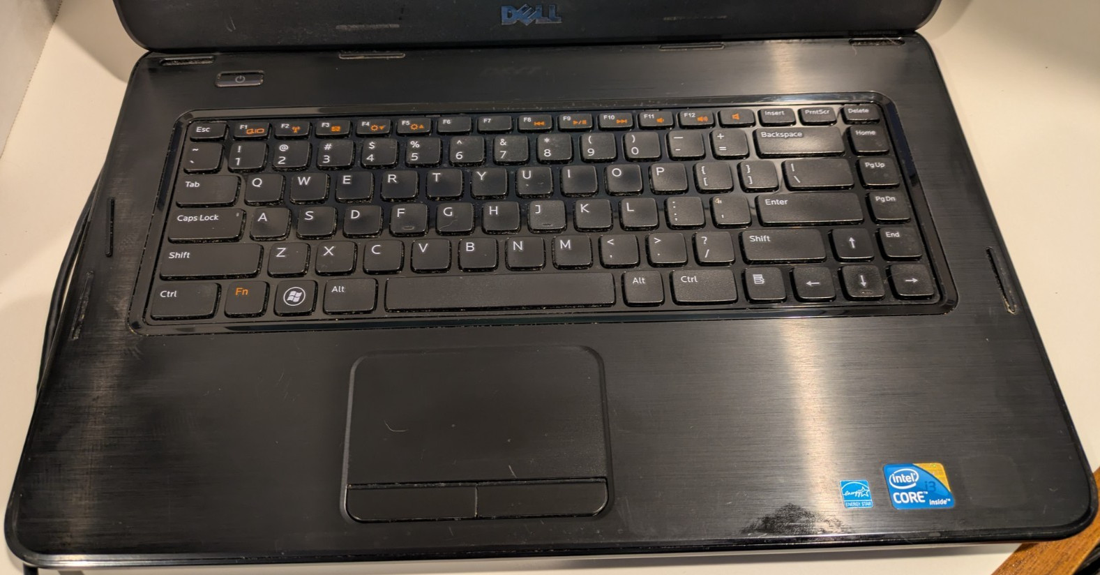 DELL Inspiron N5040 i3 2.53GHz 4GB RAM 120GB SSD Linux Mint Cinnamon OS