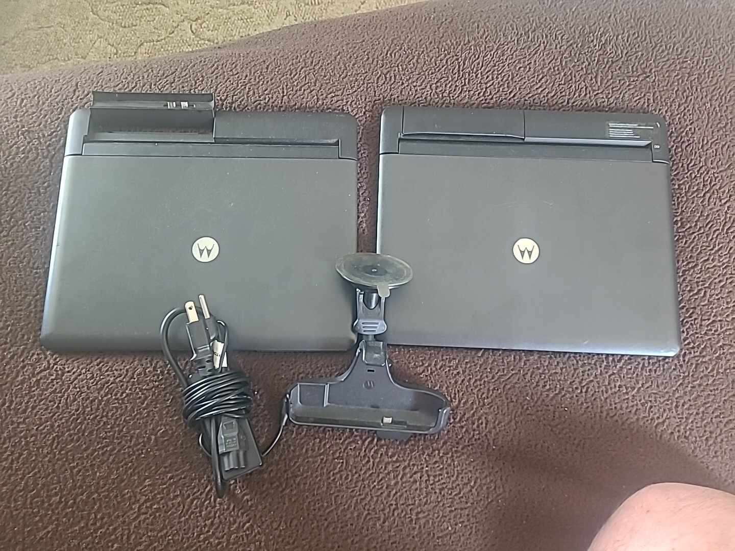 2 MOTOROLA SJYN0881A LAPDOCK Mobile Phone Dock W/charger & Window Charger