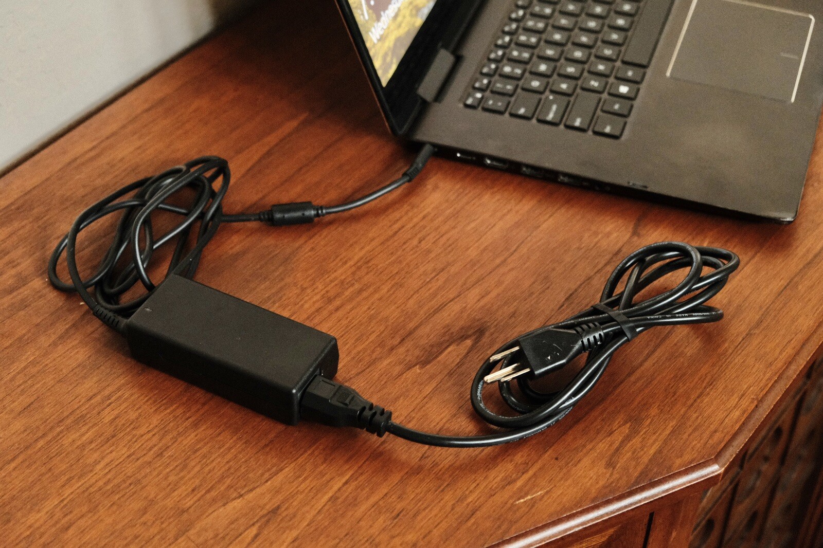 Dell Inspiron 15 – 7573 15.6″ Laptop/Tablet