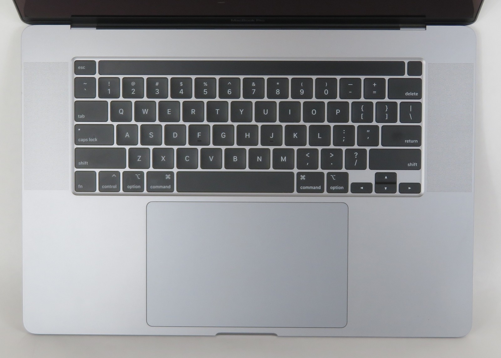 Apple MacBook Pro 2019 16in A2141 i7 9750H 2.6GHz 16GB RAM 512GB Tahoe 5300M