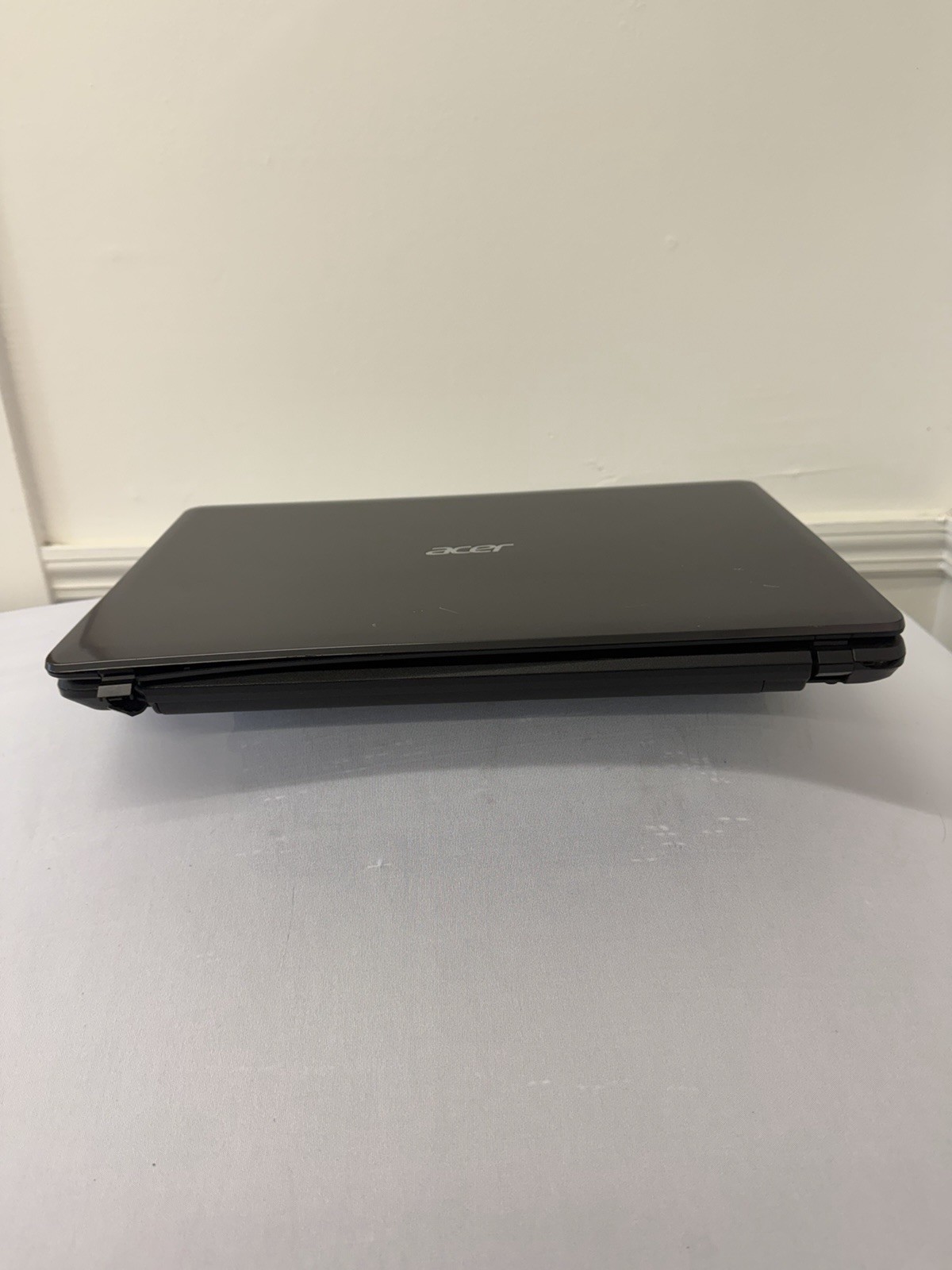 Acer Aspire E1-531-4682 Laptop – Good Screen – Intel Pentium B960 – Read Desc