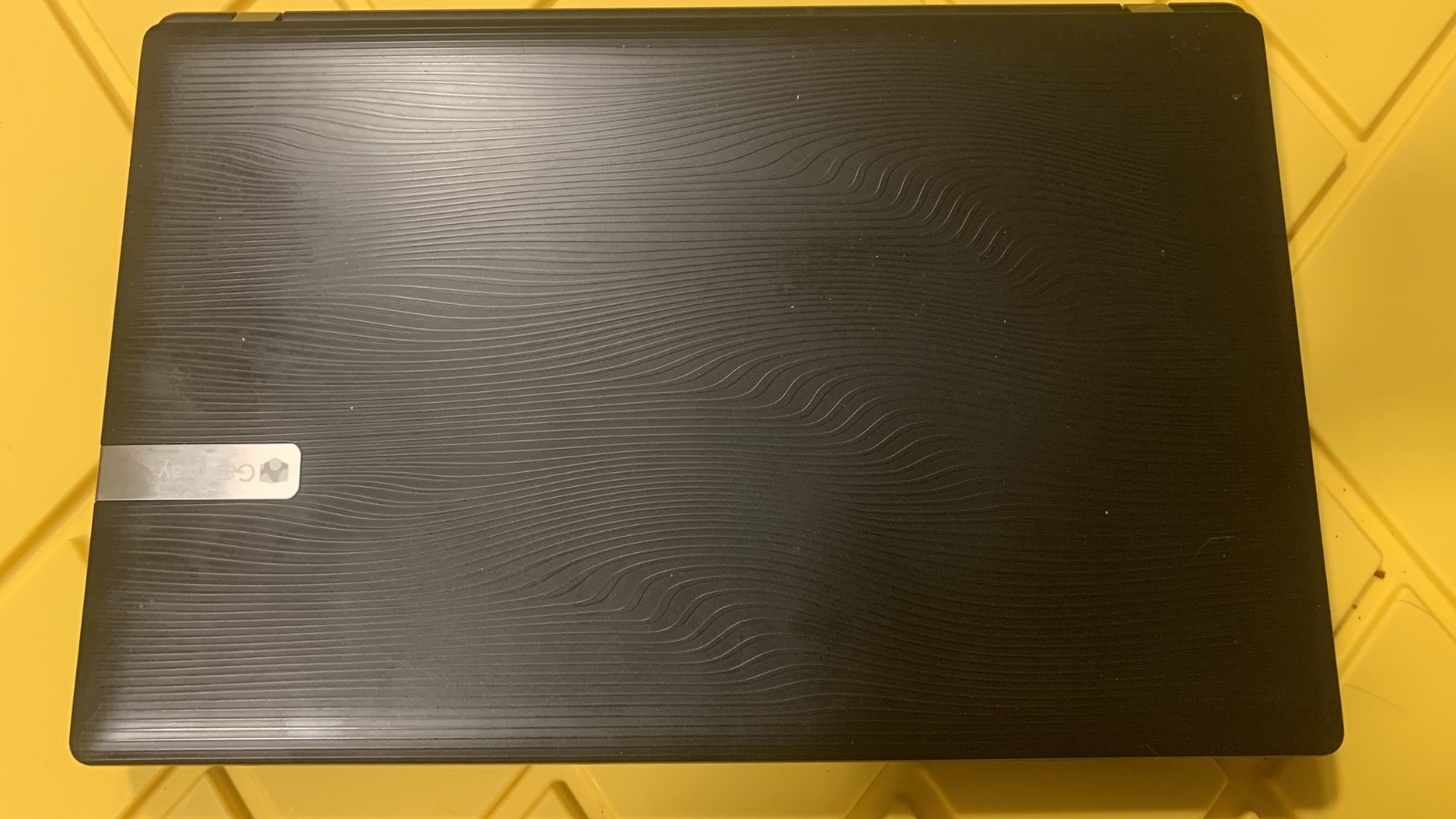 Gateway NV55C Laptop Parts Repair No HDD Untested Boots Missing Keys RAM