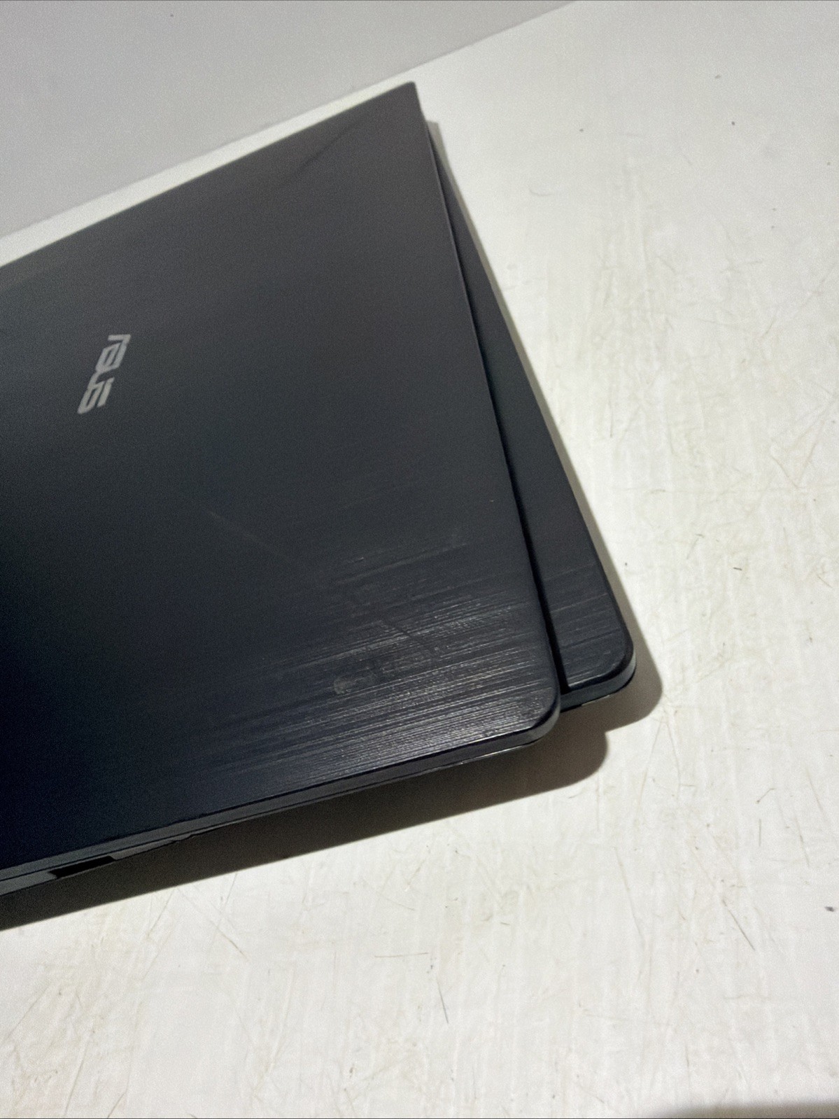 Asus FX503VD 15″ Laptop i7-7700HQ 8gb Ram 128gb SSD Windows 10 Home Hinge DMG