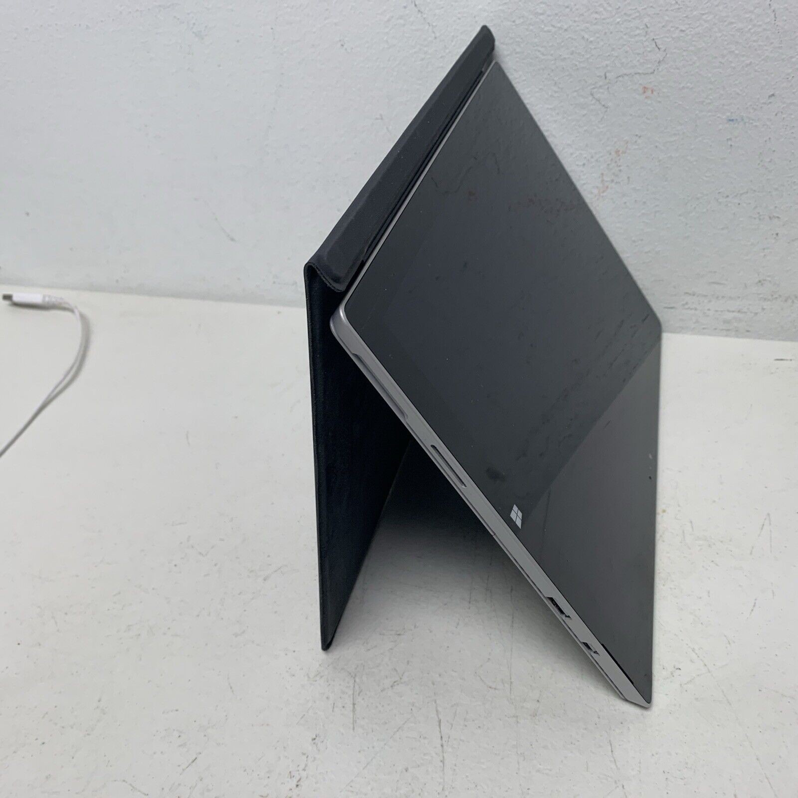 Microsoft Surface Pro 1796 i5-7300U 2.60GHZ 4GB RAM 128GB SSD WIN 11