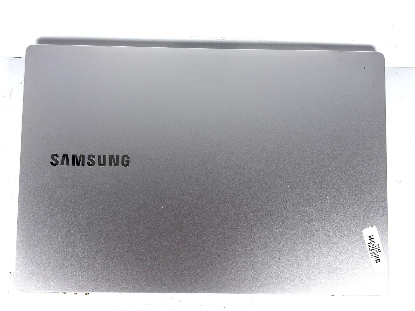 Samsung NP730XBE – 13.3″ FHD, 1.8GHz i7, 16GB RAM, NO SSD