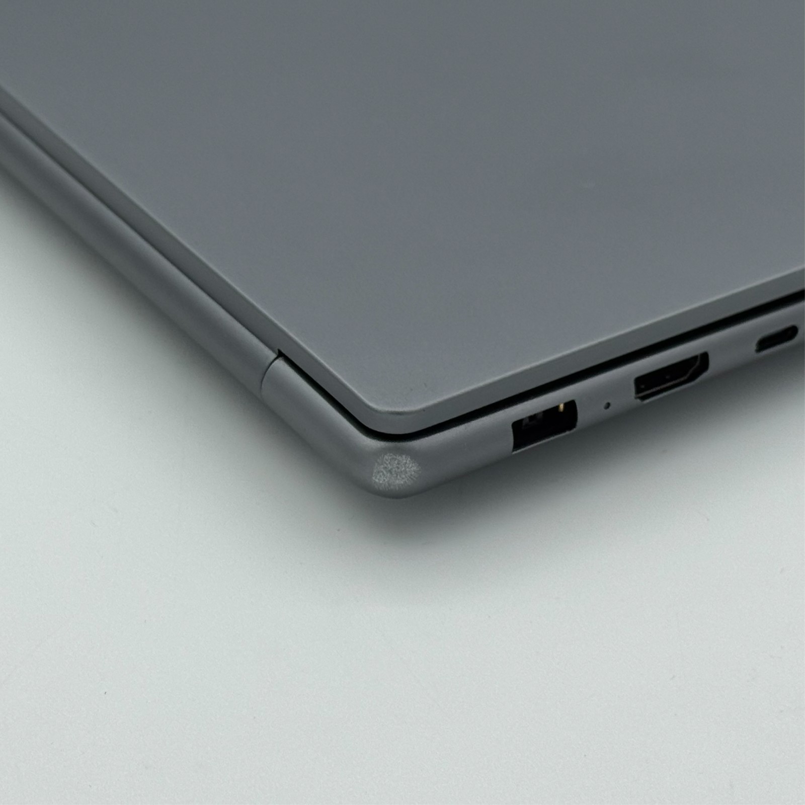 Lenovo Yoga Pro 9i 16″ 2.8K OLED Touch Ultra 9 285H RTX 5050 32GB 1TB Luna Grey