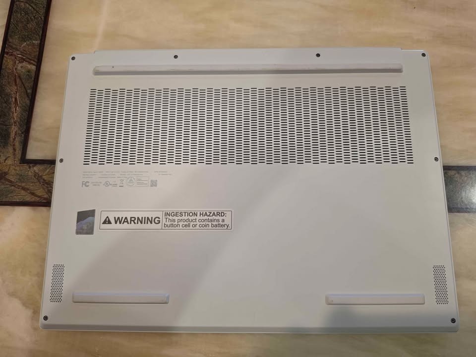 Mint Condition Lenovo Legion 7 16IRX9 16″ i7-14700HX 32GB 1TB GeForce RTX 4060