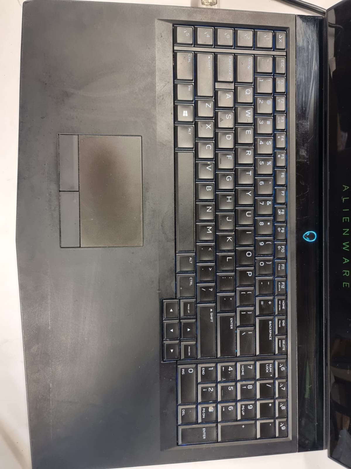 Alienware 17 R5 i7-8750H 16 GB RAM 256GB SSD /GTX 1060 / Fan issue / Read pls