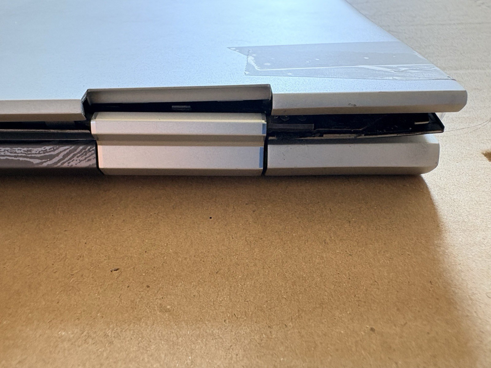 HP ENVY X360 I5 8TH GEN 8GB RAM NO HD + Charger