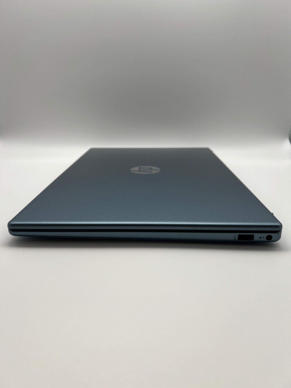 HP 15-fd0082wm 15-inch Laptop 4GB RAM 128GB Blue Used w/ Charger
