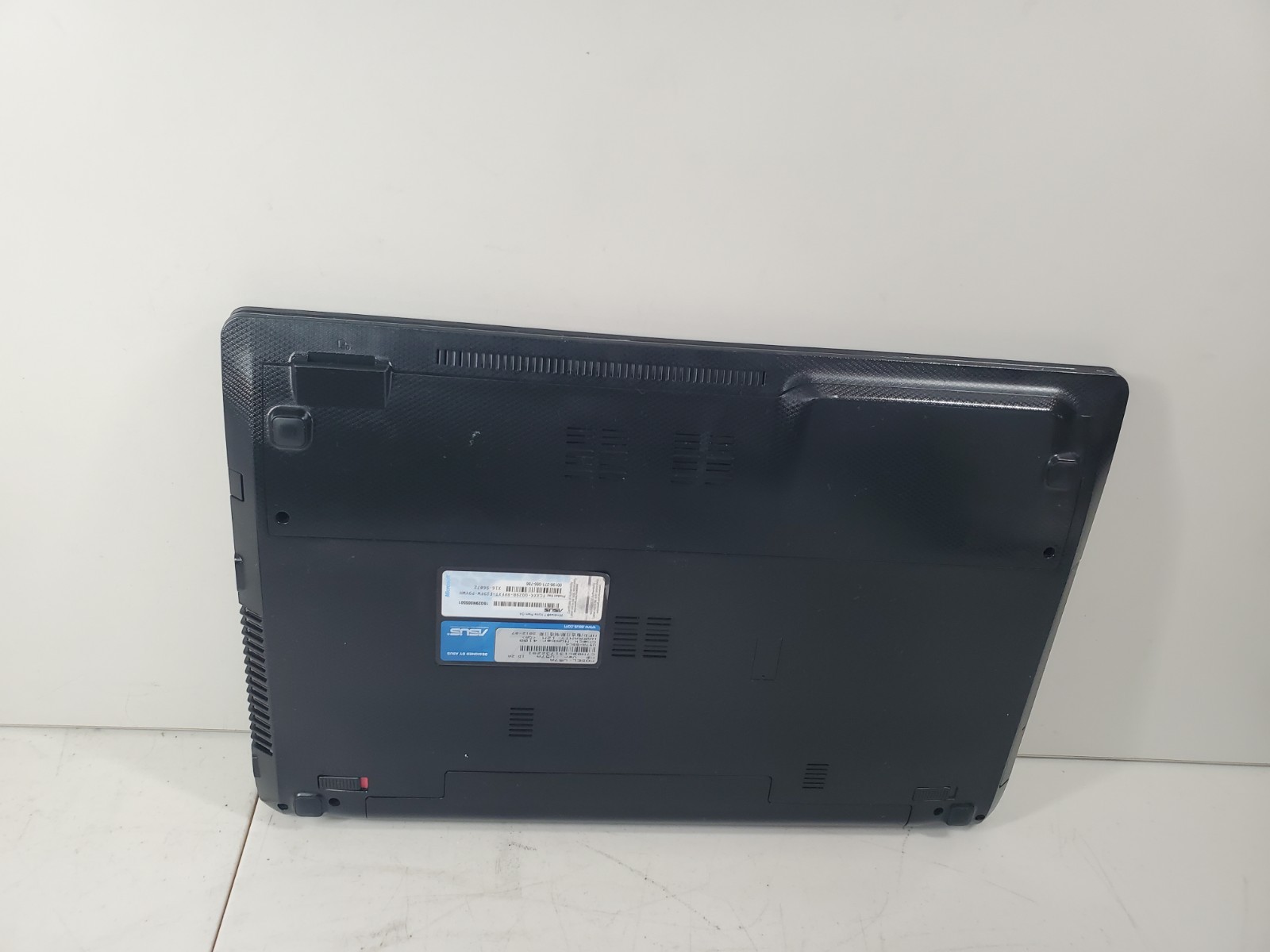 ASUS U57A 15″ Laptop Intel Core i5-2450M 2.50GHz 8GB RAM/256gb