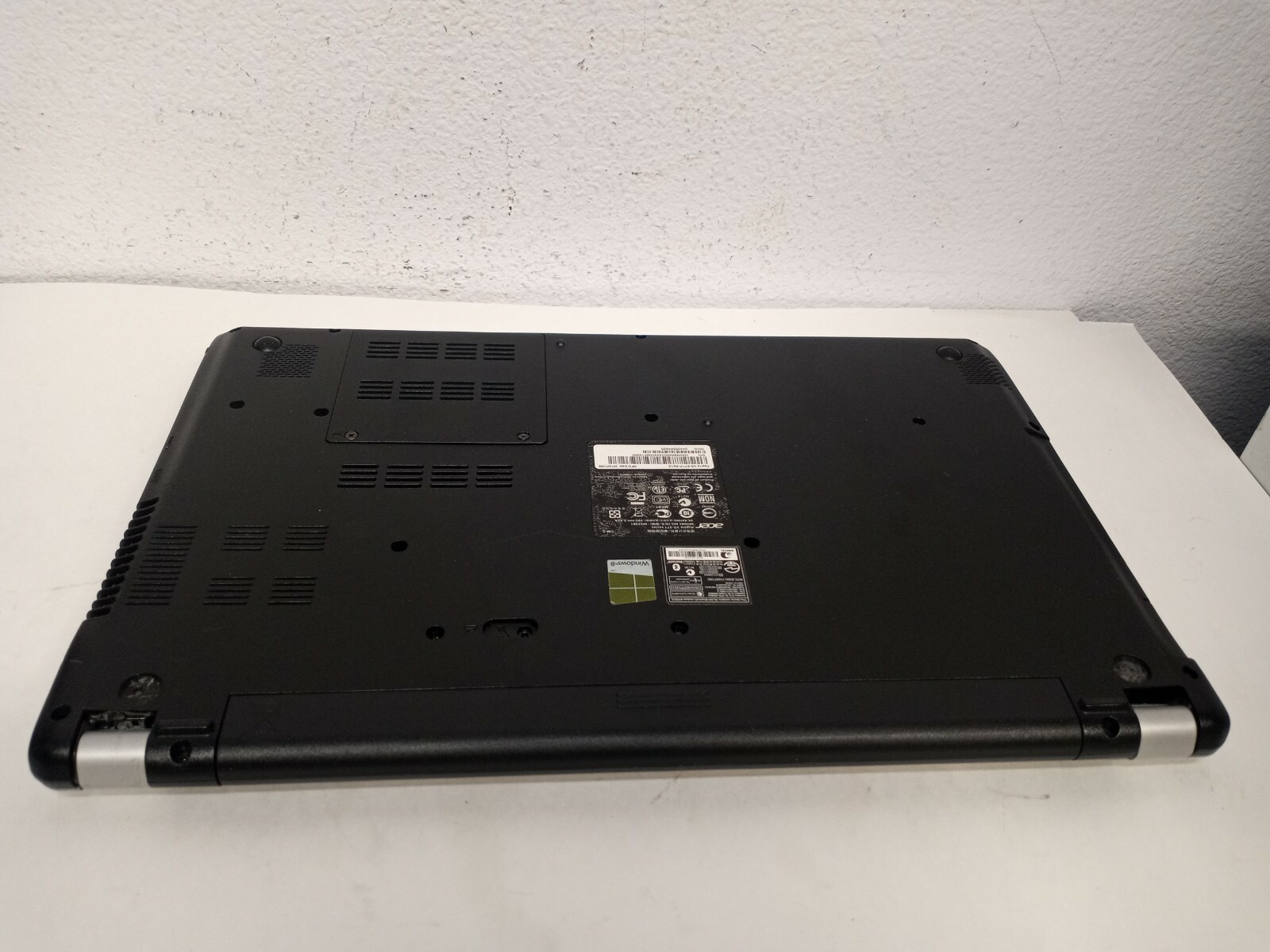 Acer Aspire V5-571P Intel Core i5-3317U 1.7GHz 2GB Ram DVD, NO HARD *FOR PART