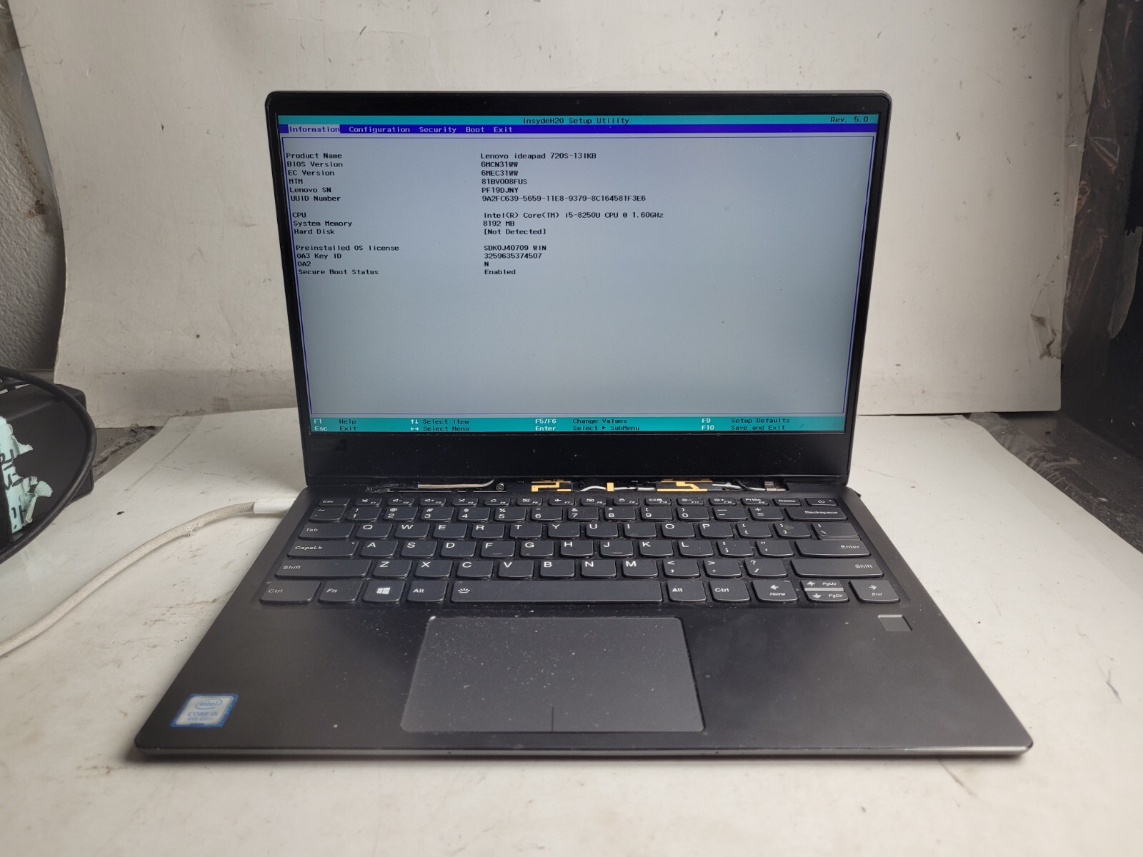 Lenovo IdeaPad 720S-13IKB w/i5-8250U, 8GB RAM, 15.6″ Laptop for Parts #2399