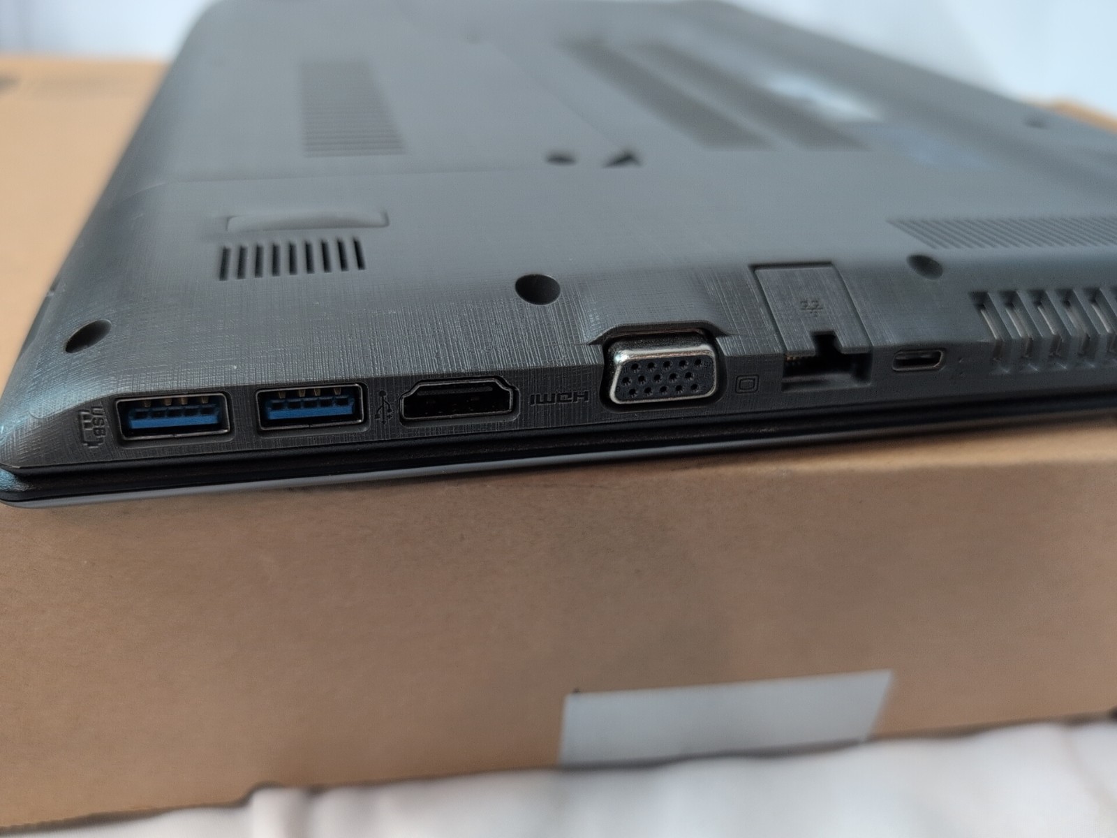 Acer Aspire E15 15.6″ Intel i7 2.7 GHz 1TB + 256GB SSD 8GB RAM Win10 A+ Clean