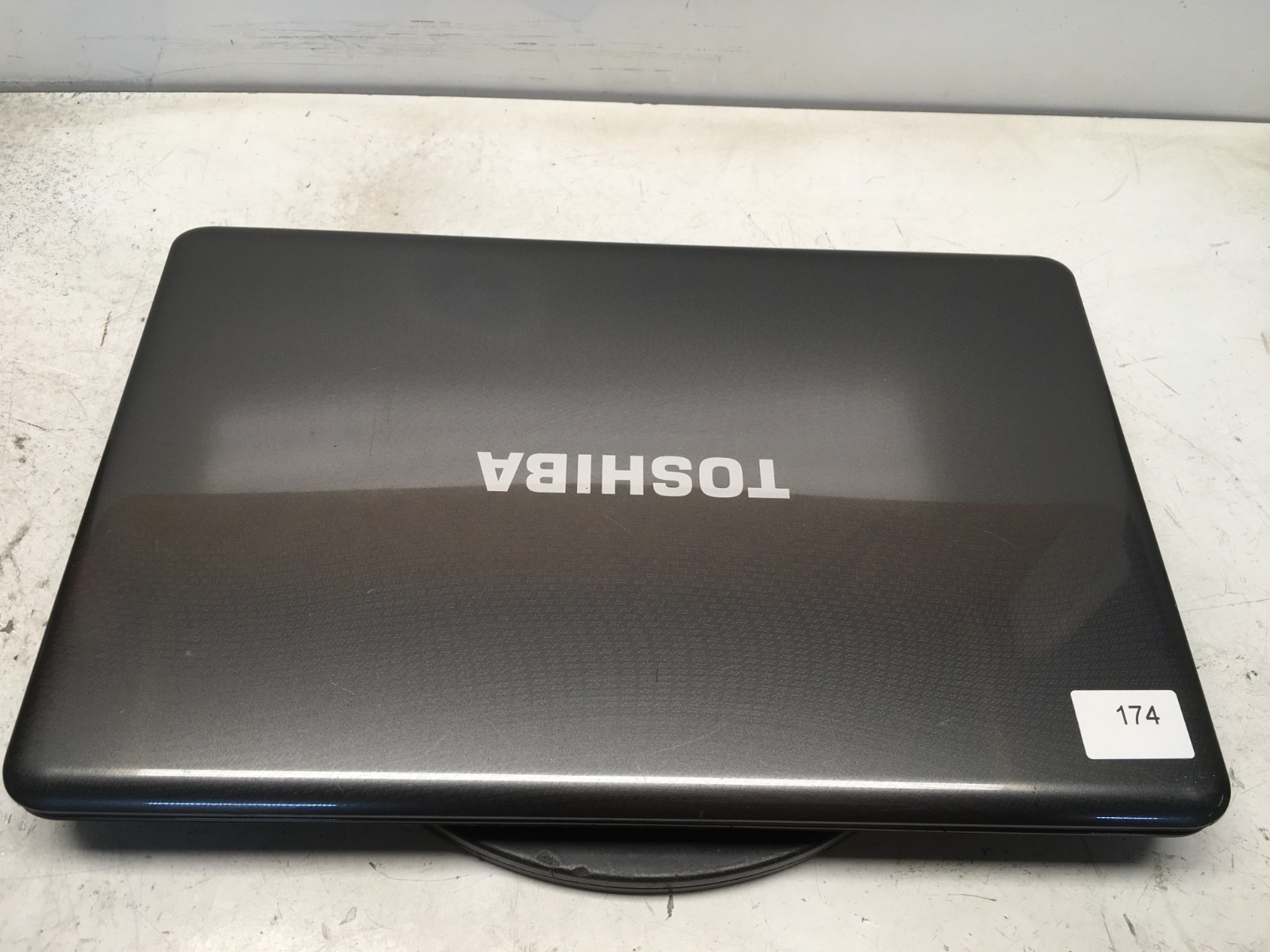 Toshiba Satellite L675D-S7052 AMD Phenom II X2 N640 2.9GHz No RAM NO HDD