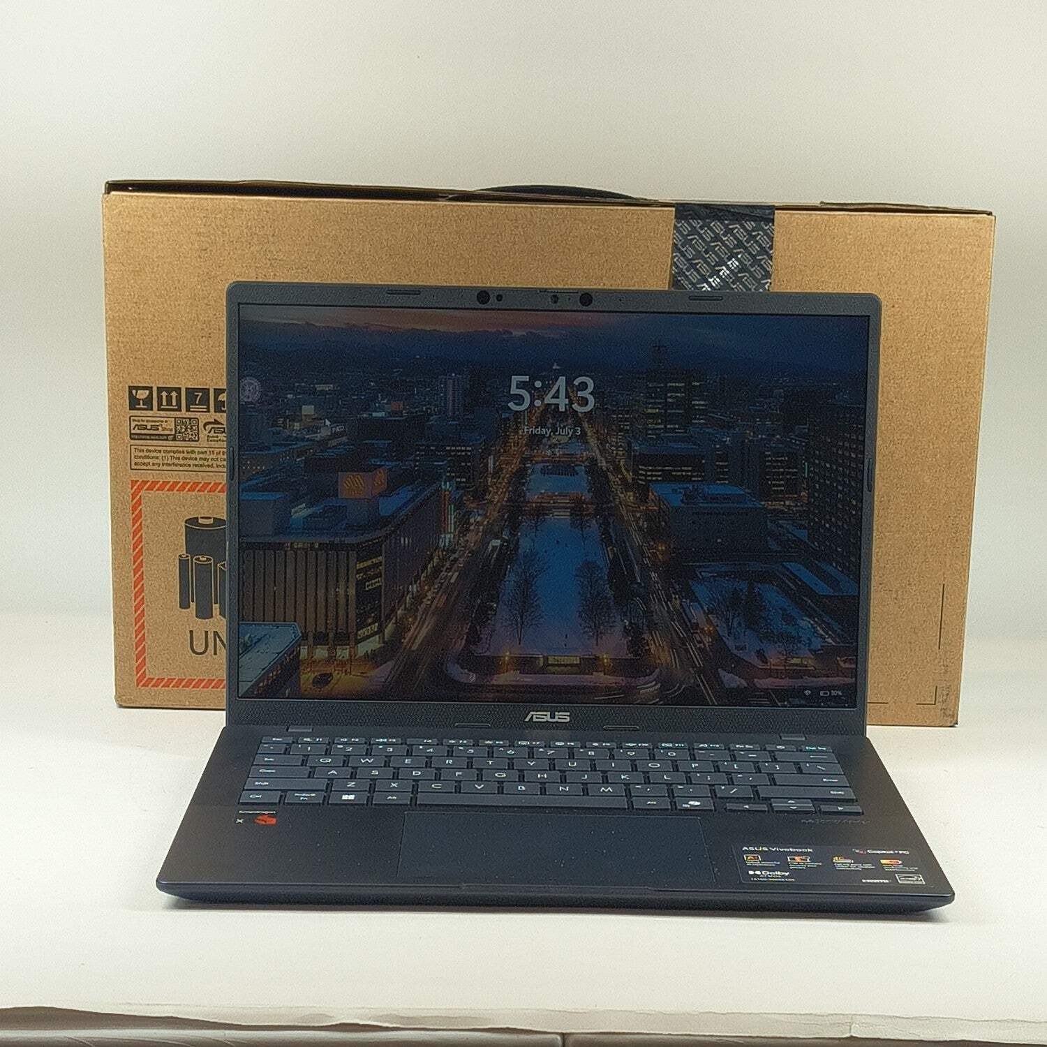 Asus Vivobook 14 X1407Q 14″ Snapdragon X126100 2.9GHz 16GB RAM 512GB SSD