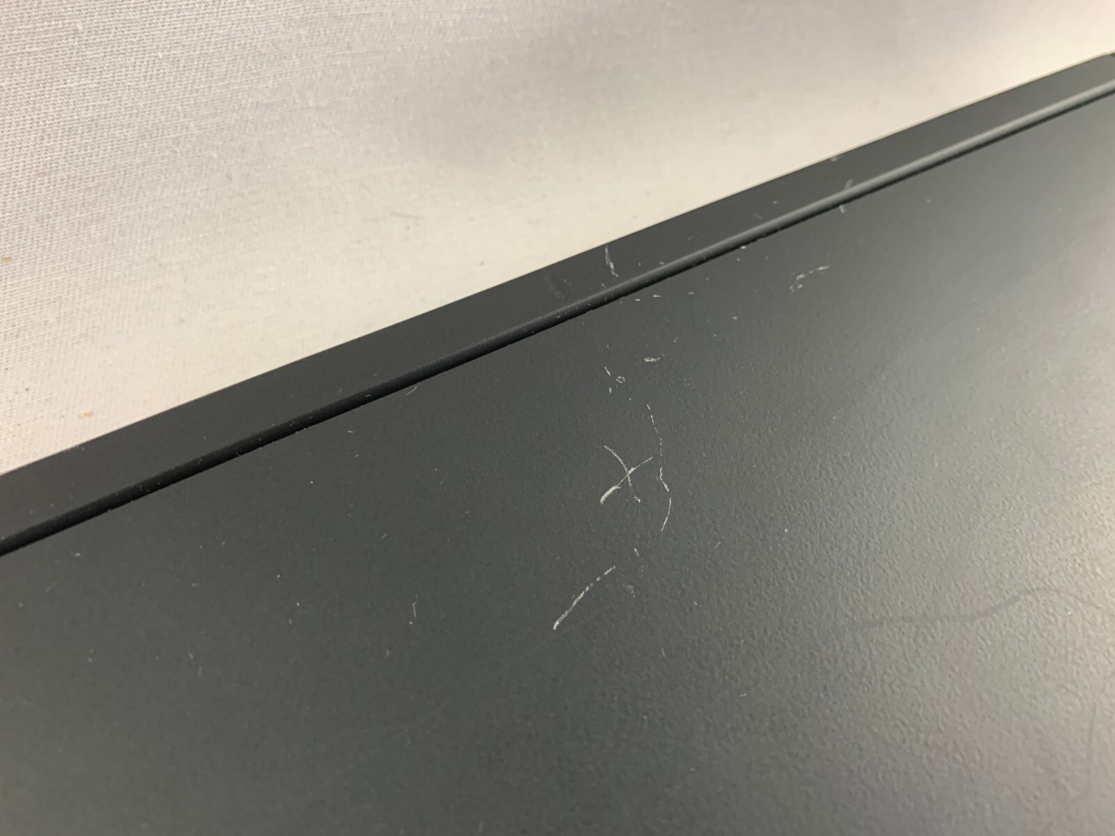 HP ProBook 650 G1 Laptop For Parts or Repairs, Powers On, Cracked Screen