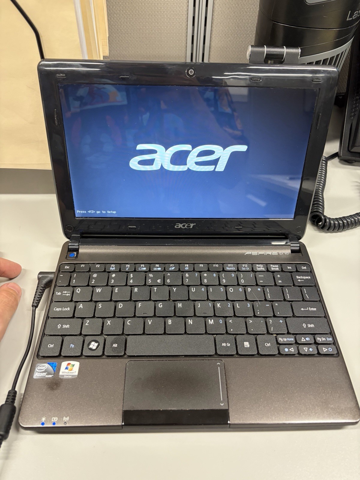 Acer Aspire One D257 Netbook Windows 7 Starter Intel Atom 10.1in Black Wi-Fi