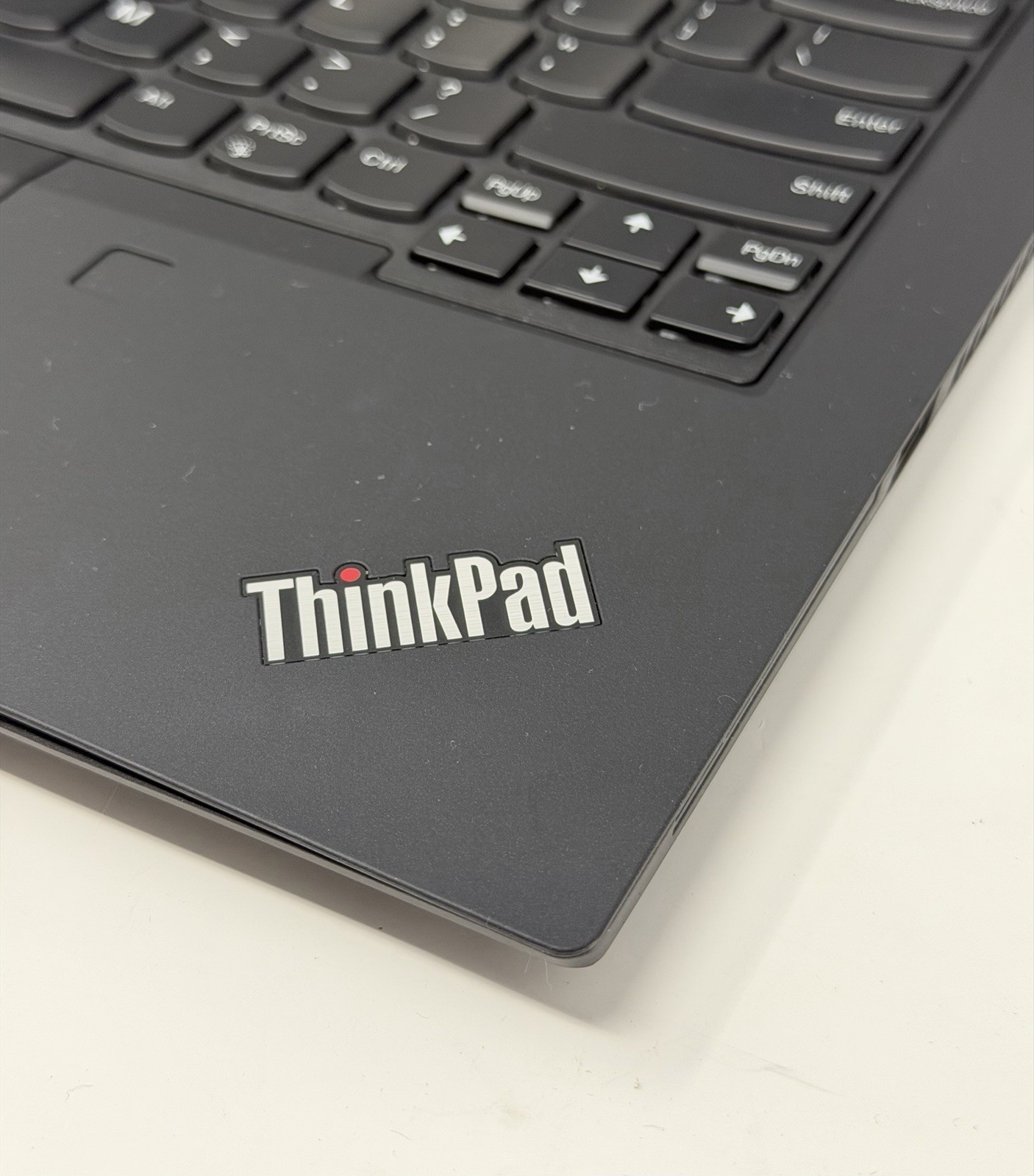 [B+ GRADE] Lenovo Thinkpad T490 14″ Laptop i7-8665U 32GB 512 GB SSD WIN11P