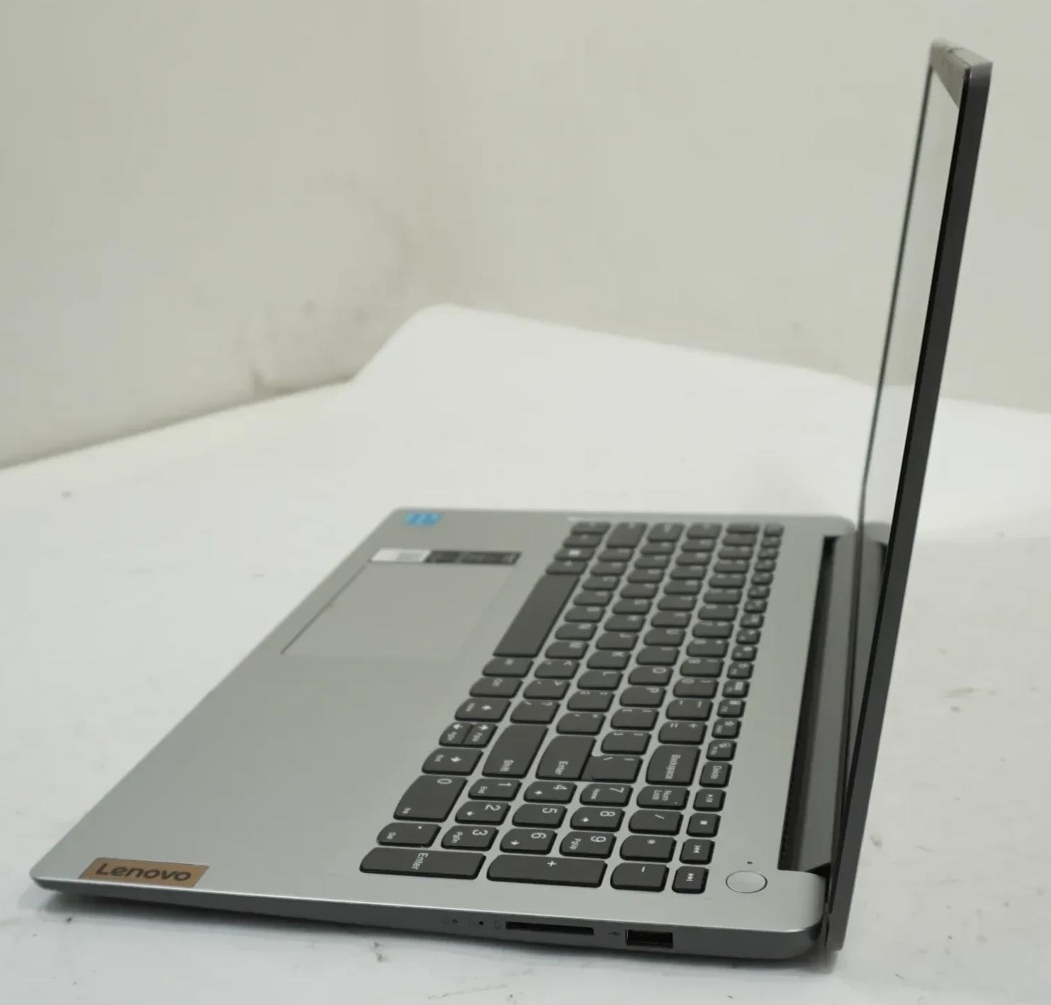 Lenovo 82LX IdeaPad 1 15.6″ FHD Intel Pentium Silver N6000 1.10GHz 4GB 128GB