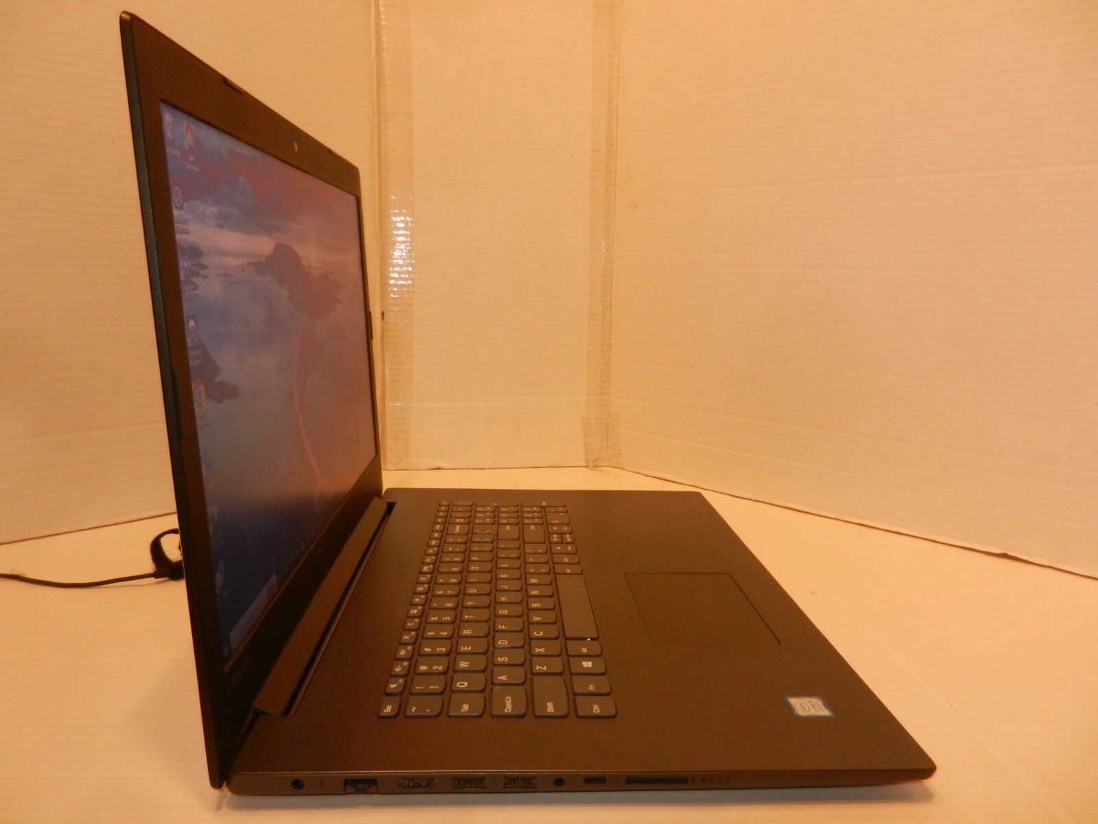 LENOVO IDEAPAD 330-17IKB 81DM CORE i5-8250U@1.6GHZ WINDOWS 10