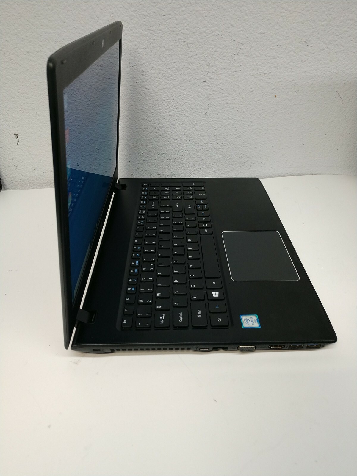 Acer Aspire E5 575 TOUCH Intel Core i3-6100U 2.3GHz 6GB 250GB SSD DVD Win10 READ