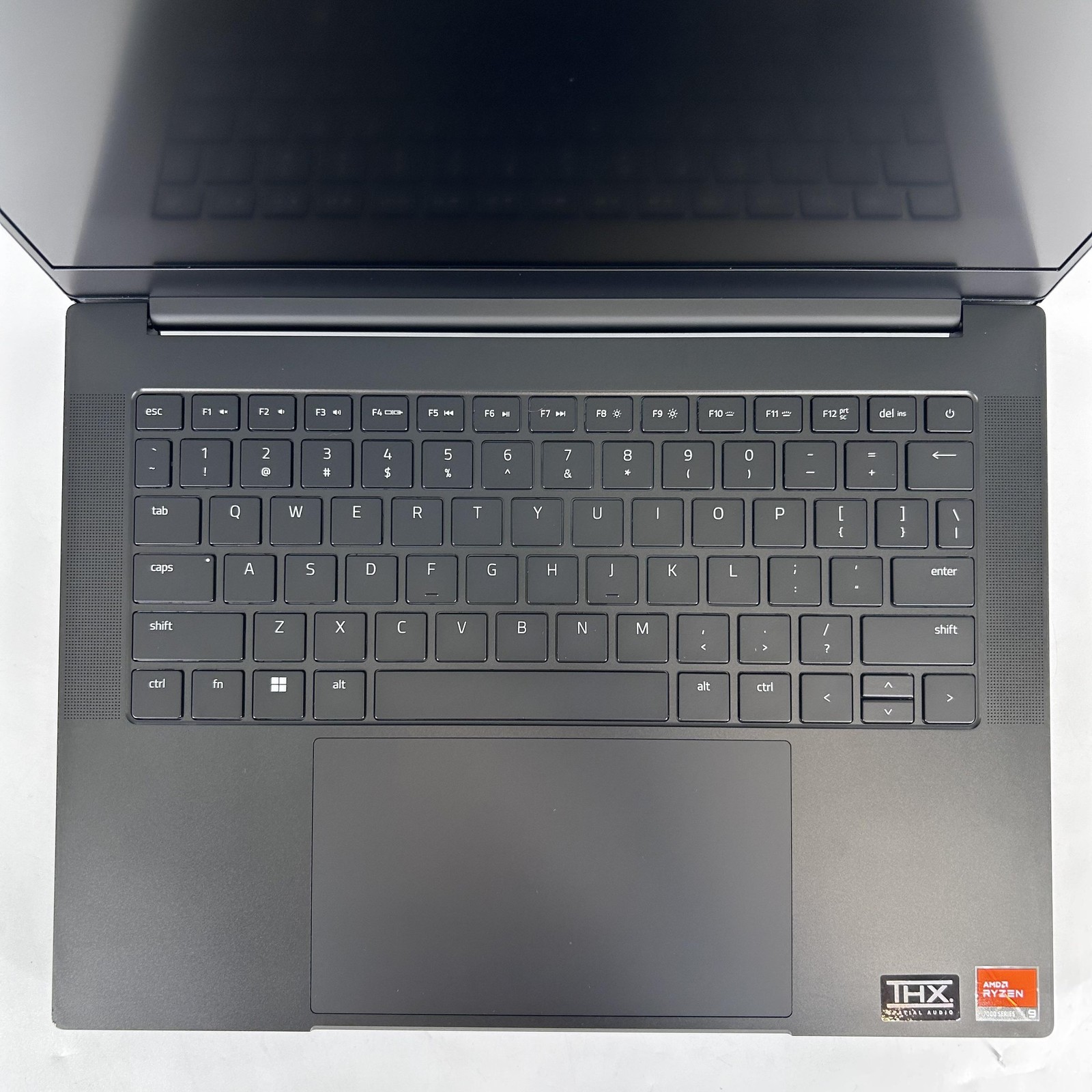 Razer Blade 14 240Hz QHD+ 4.0 GHz Ryzen 9 7940HS 16GB 1TB SSD RTX 4070 Good