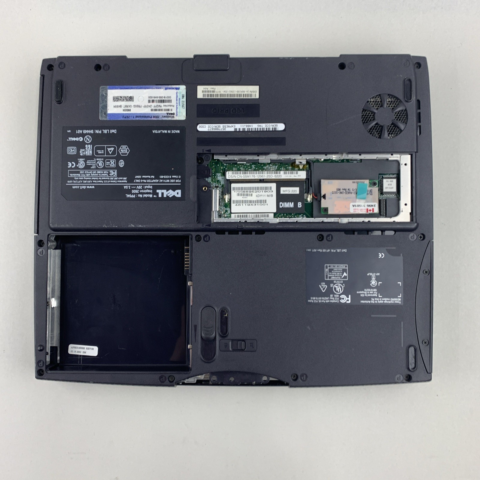 Dell Inspiron 2600 Intel Celeron 1.66GHz 128MB 14.0″ No Battery No HDD No OS