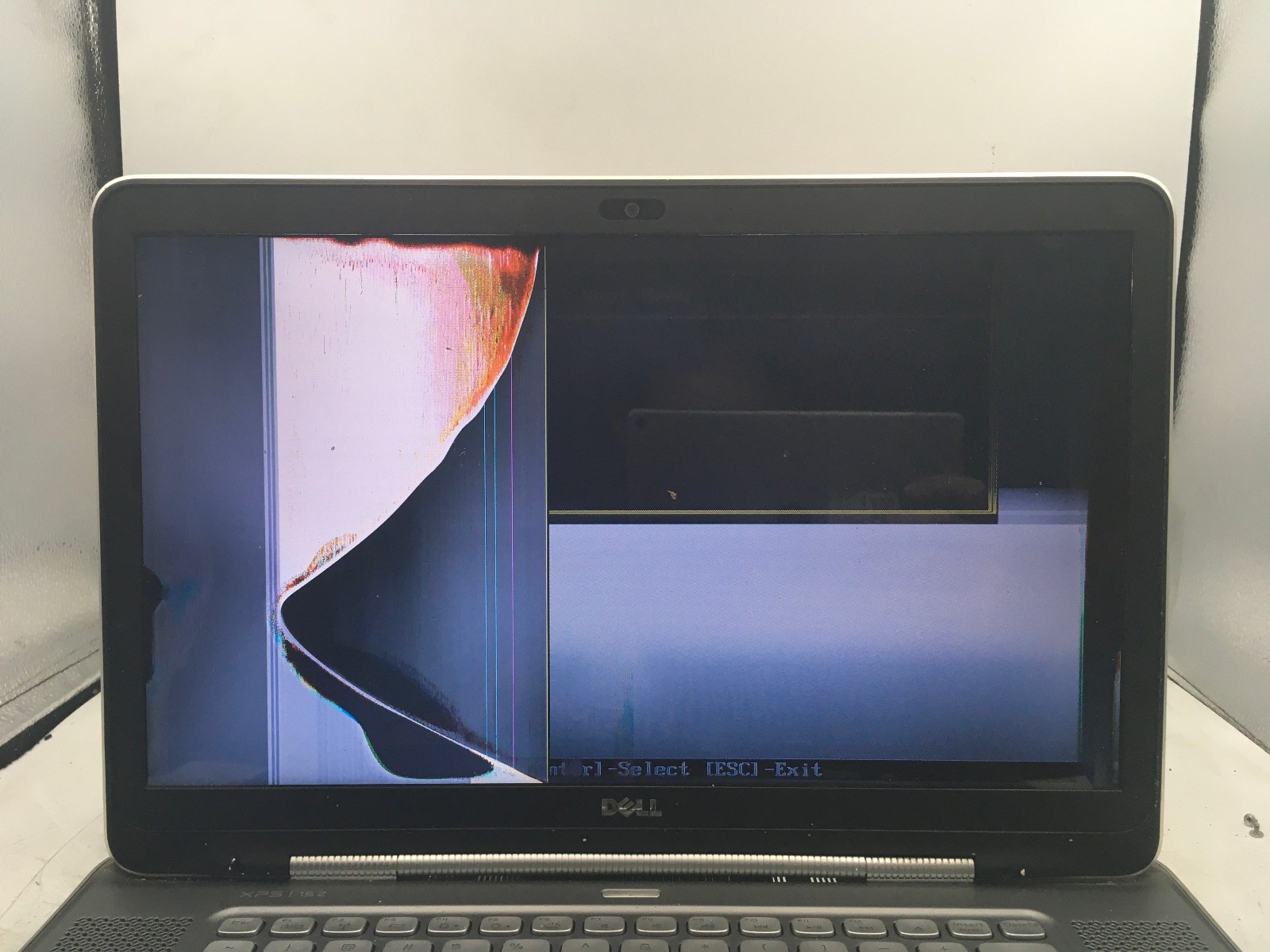 DELL XPS 152 – FOR PARTS/BAD LCD – INTEL i7-2620M – NO RAM – 15″ – READ DESC -BB